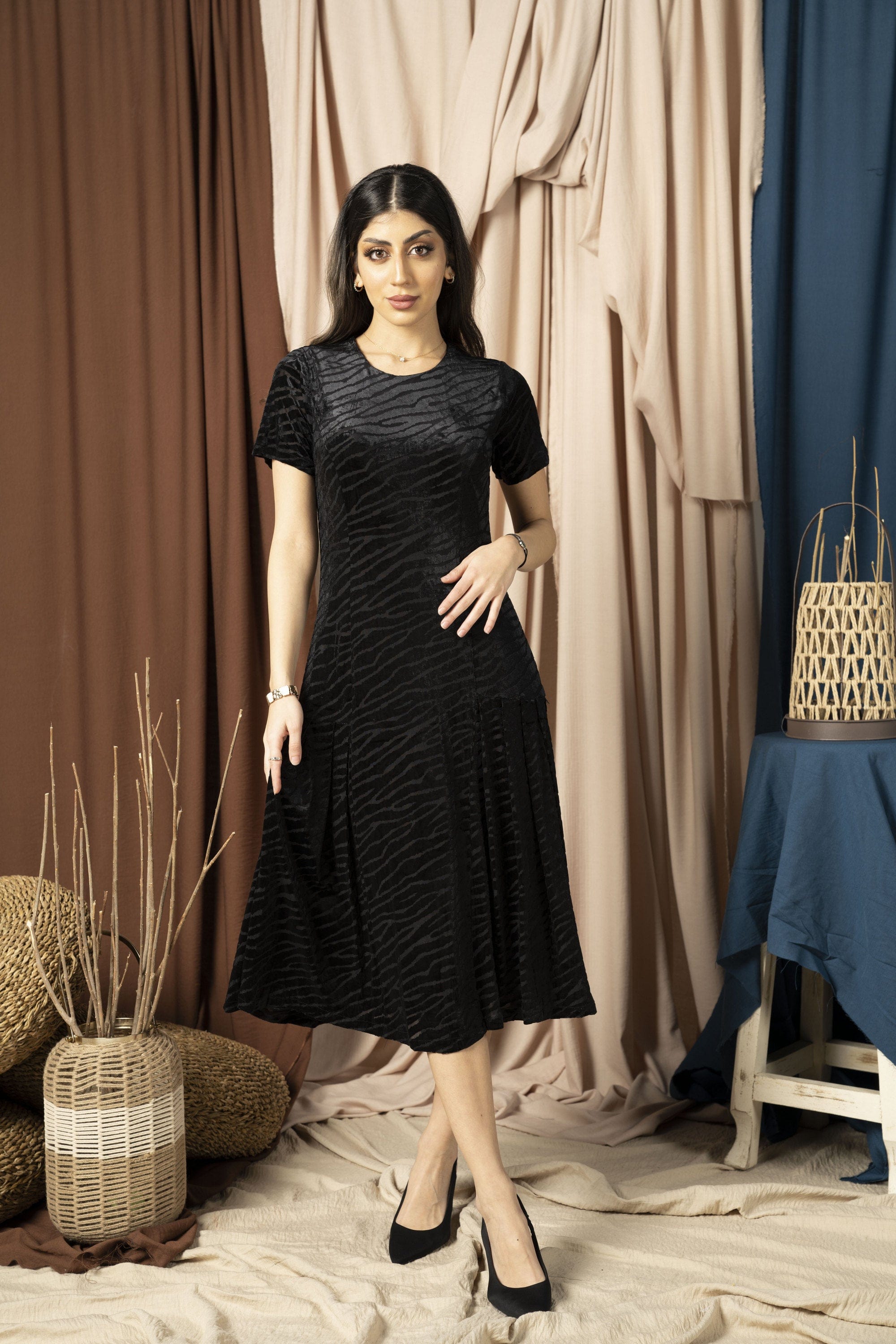 ميكا فستان شتوي ميدي منسوج بسحاب