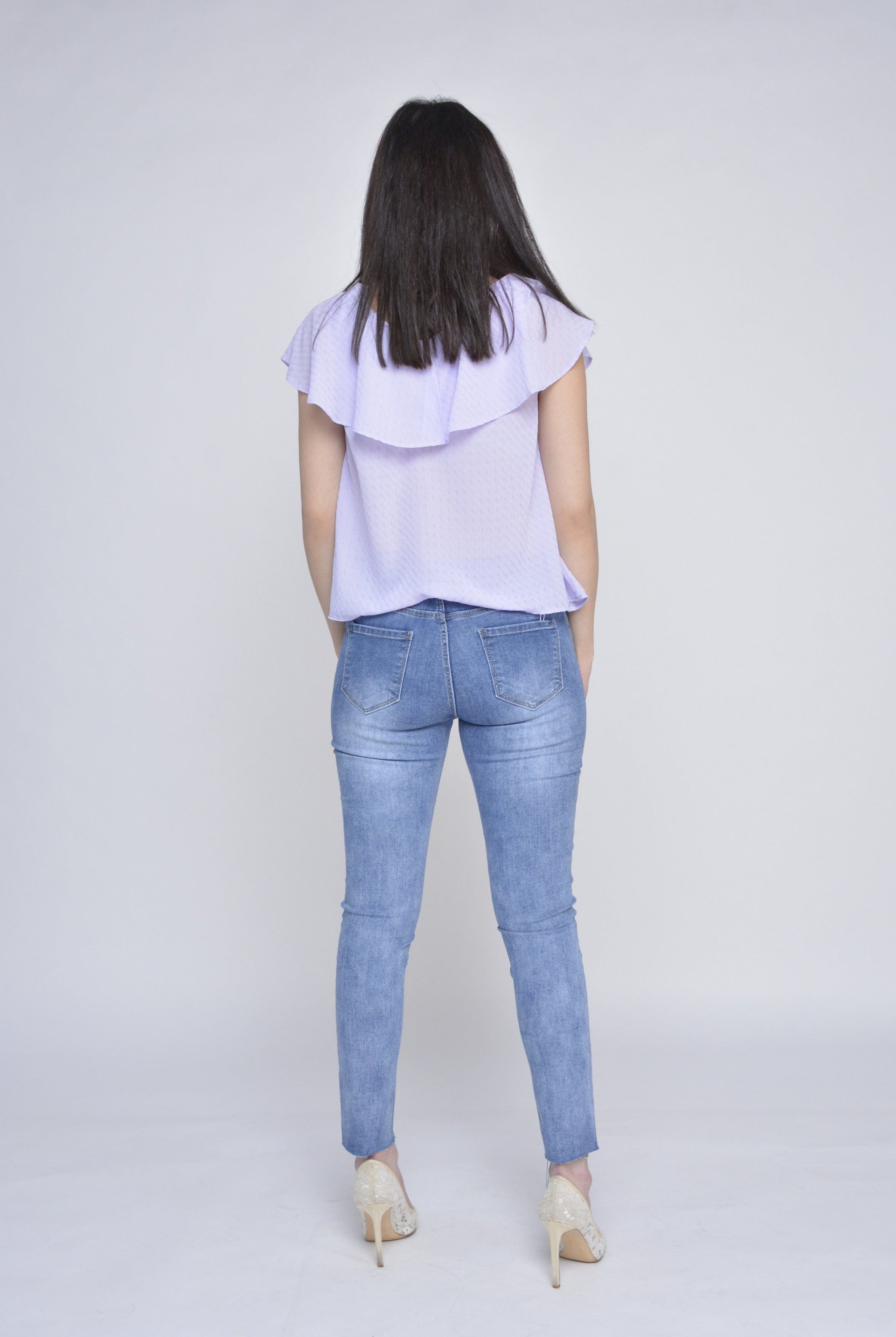 ميكا بلوزة مكشكشة نسائية بفتحة رقبة V