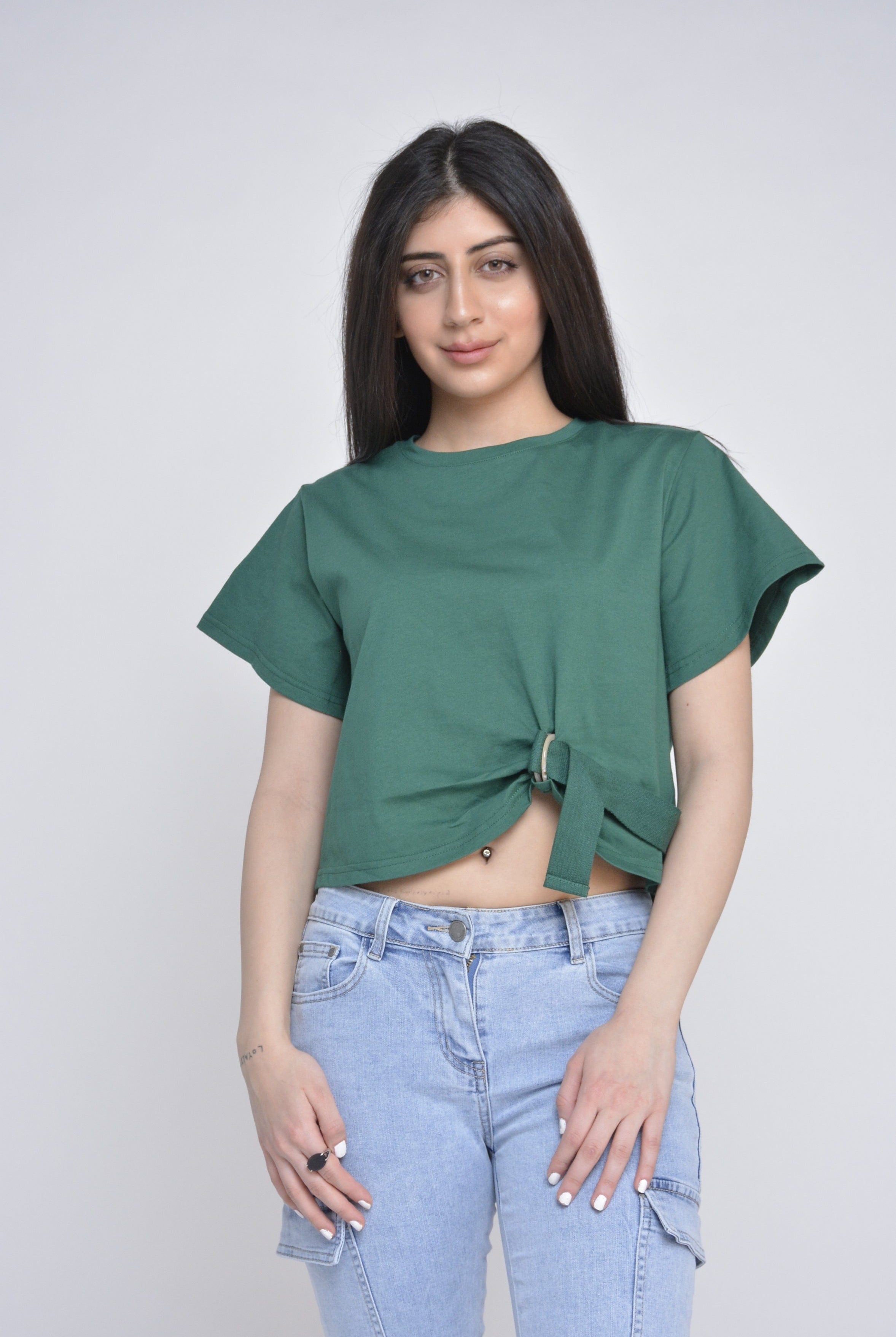 ميكا بلوزة كلاسيك سادة مع فيونكة عند الخصر بأكمام قصيرة نسائي