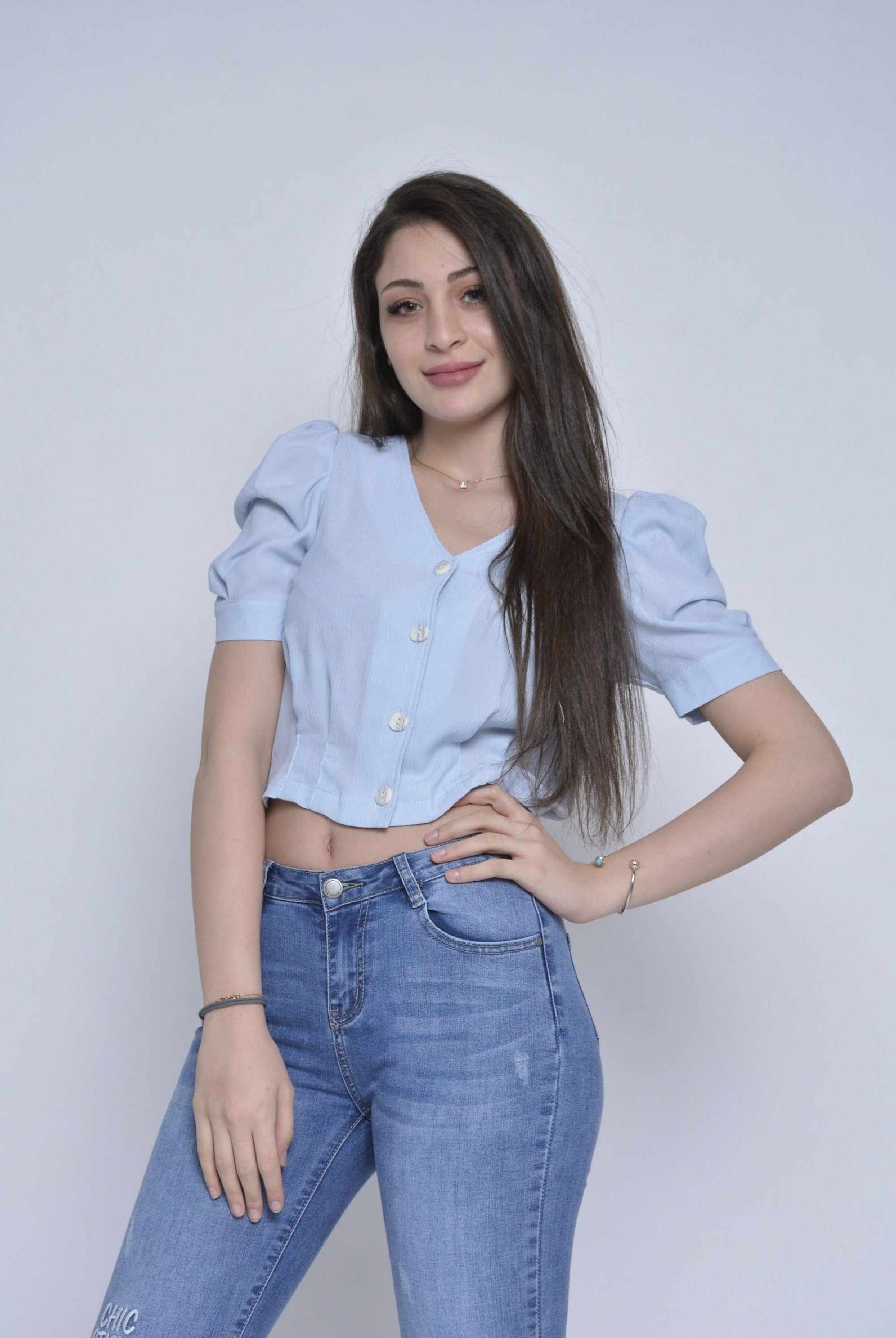 ميكا بلوزة نص بطن سبعة بأزرار أمامية كم قصير بف نسائي