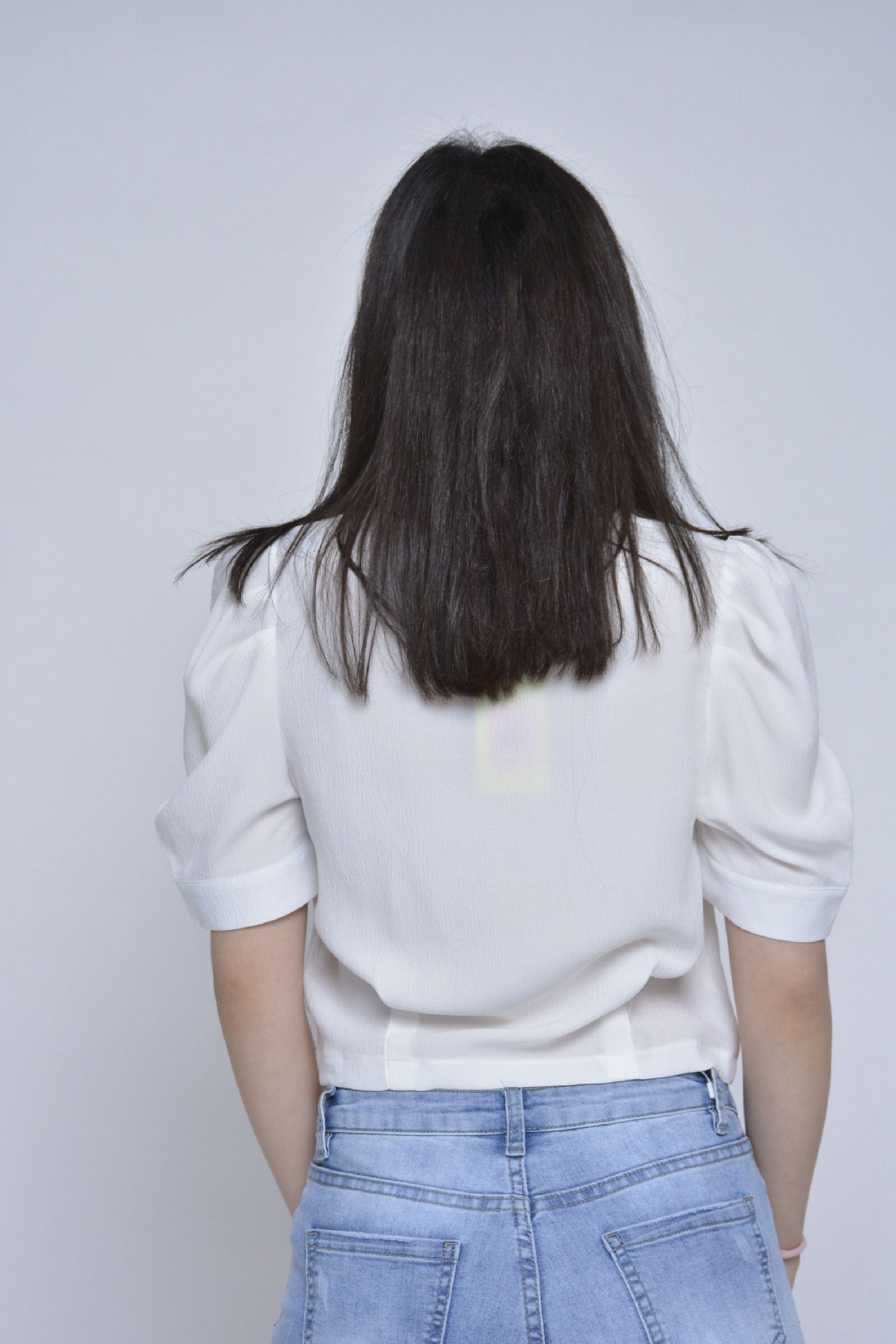 ميكا بلوزة نص بطن سبعة بأزرار أمامية كم قصير بف نسائي