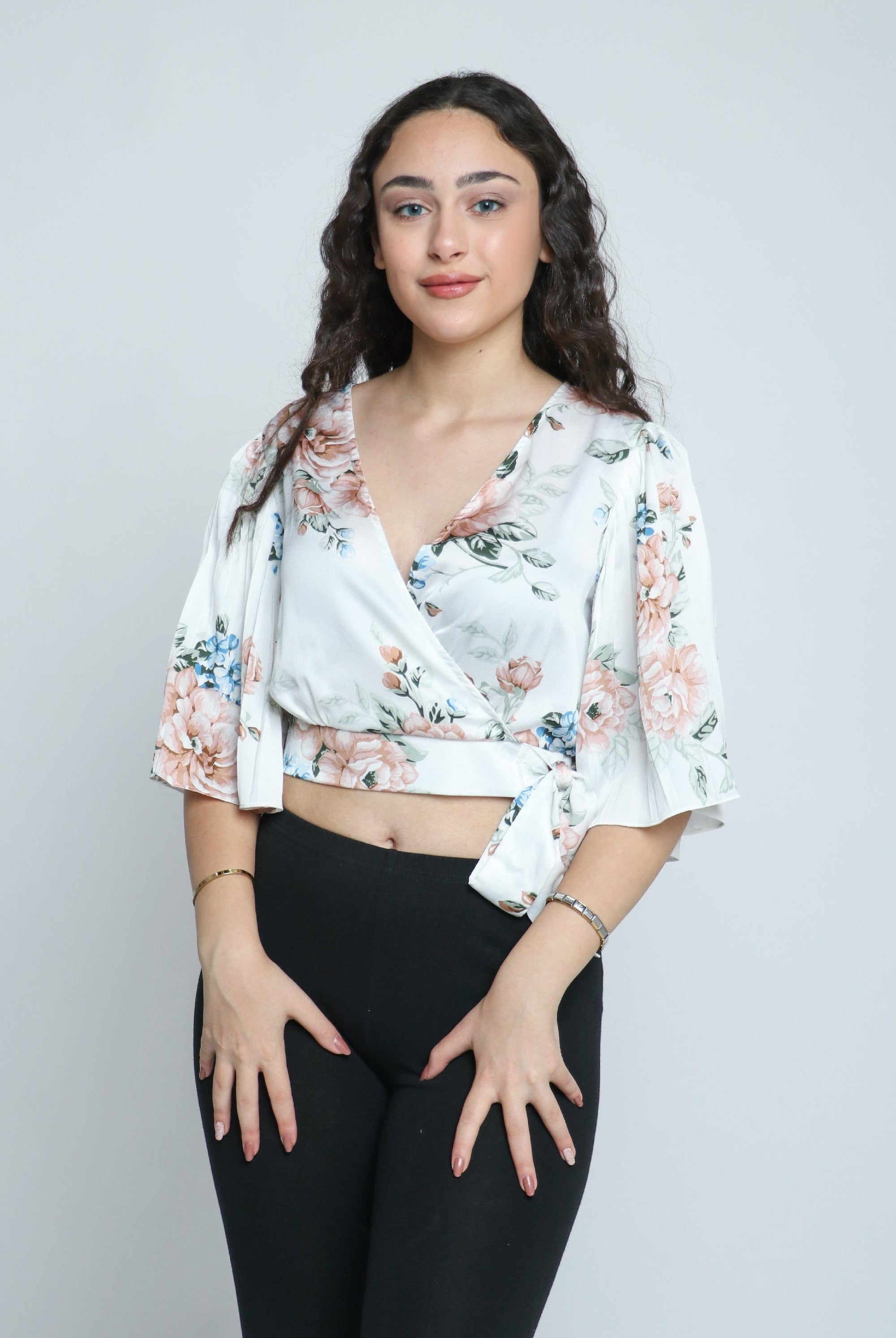 ميكا بلوزة مشجرة قصيرة سبعة برباط جانبي كم قصير نسائي