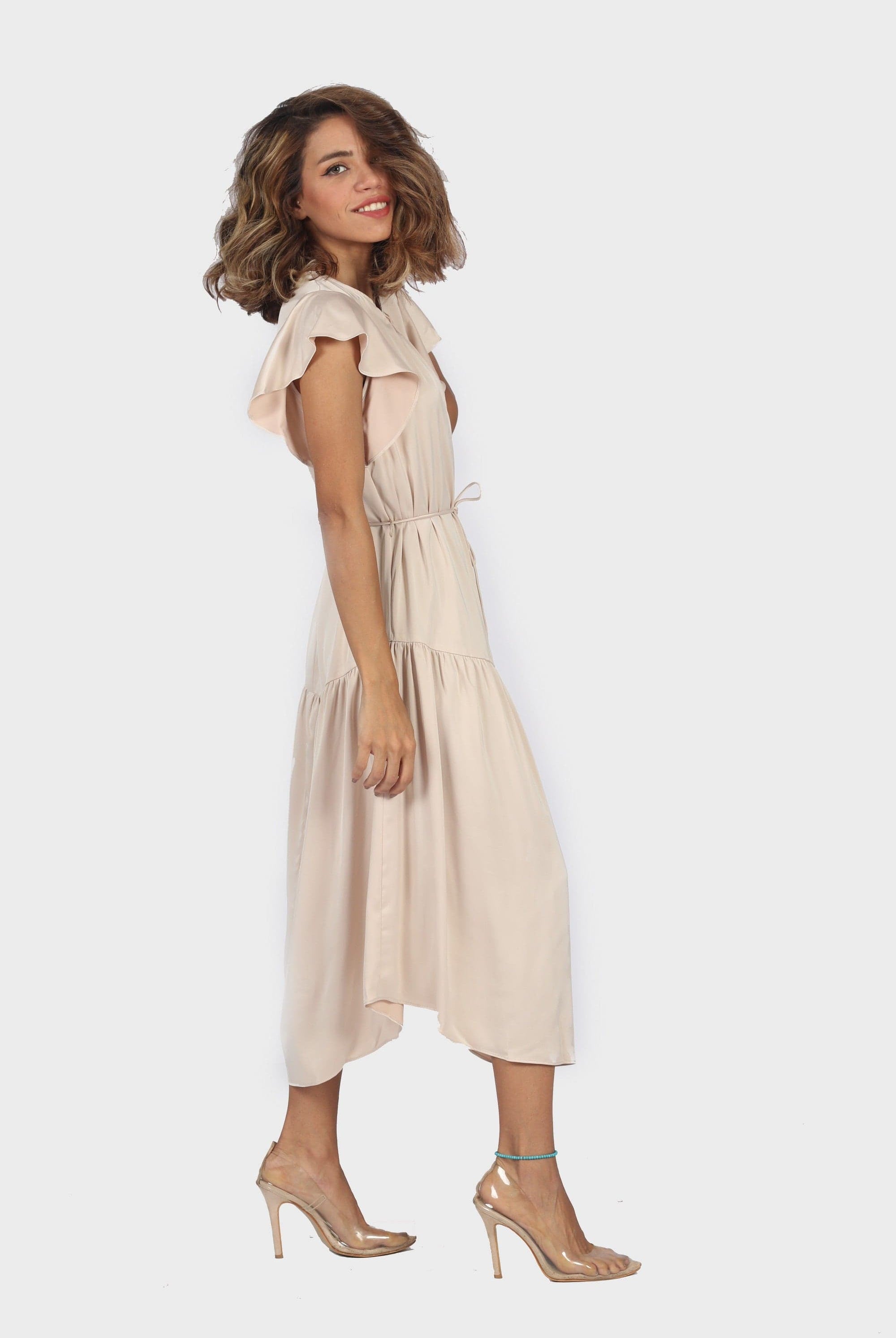 ميكا فستان ميدي سادة برباط على الخصر على شكل فراشة