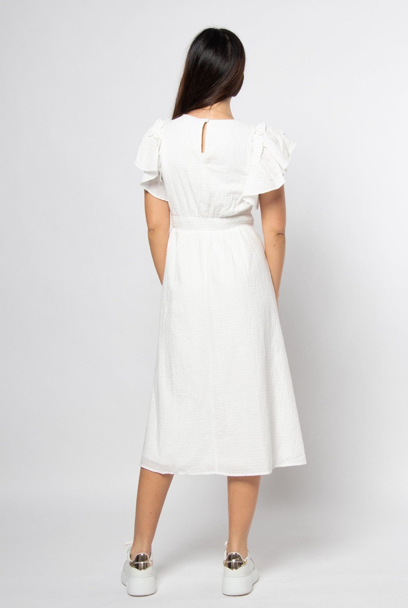 ميكا فستان ميدي بحزام خصر بكم قصير فراشة