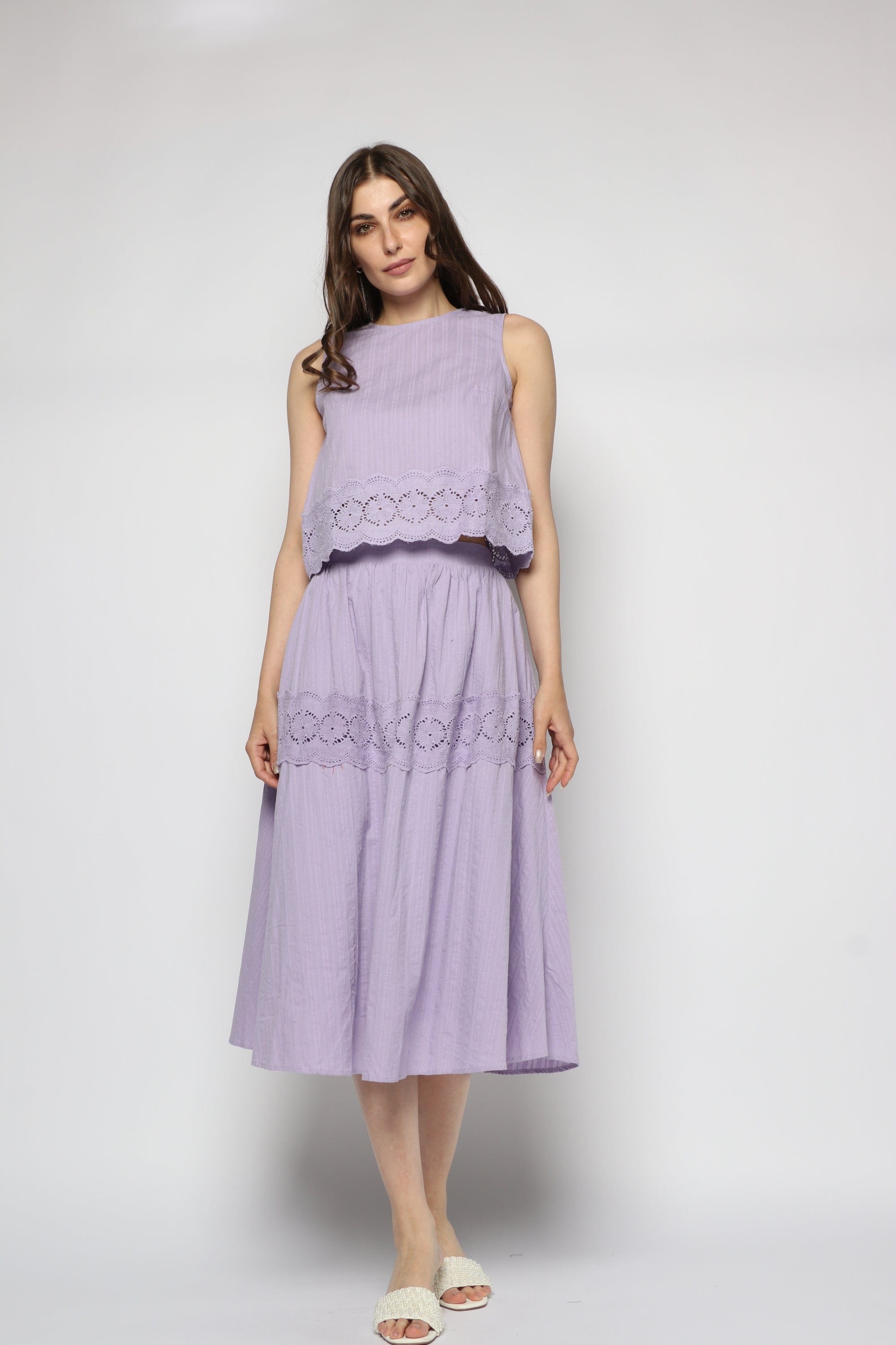 ميكا تنورة ميدي مخرم من المنتصف