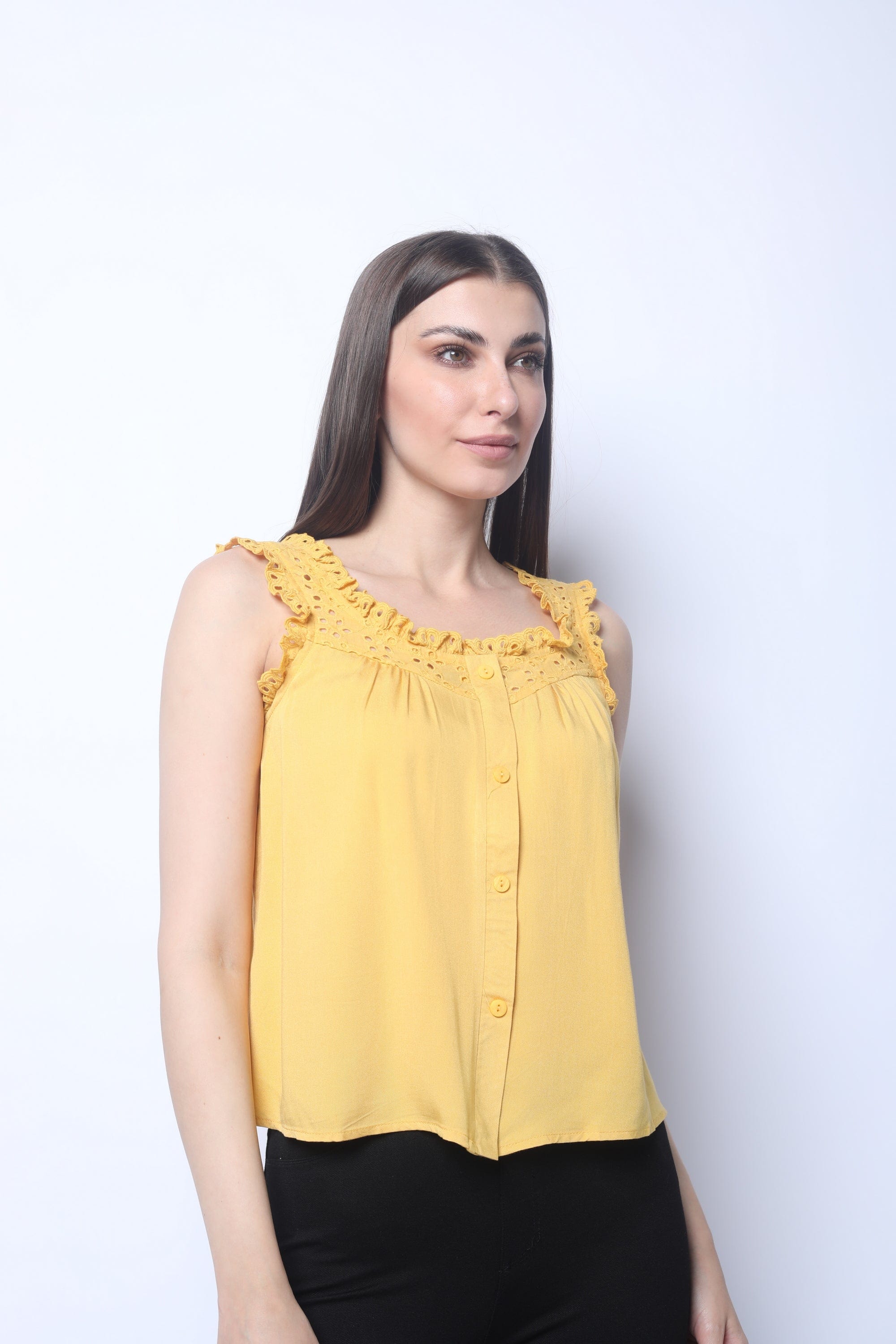 ميكا تانك توب نسائي بأزرار أمامية مخرم من الصدر