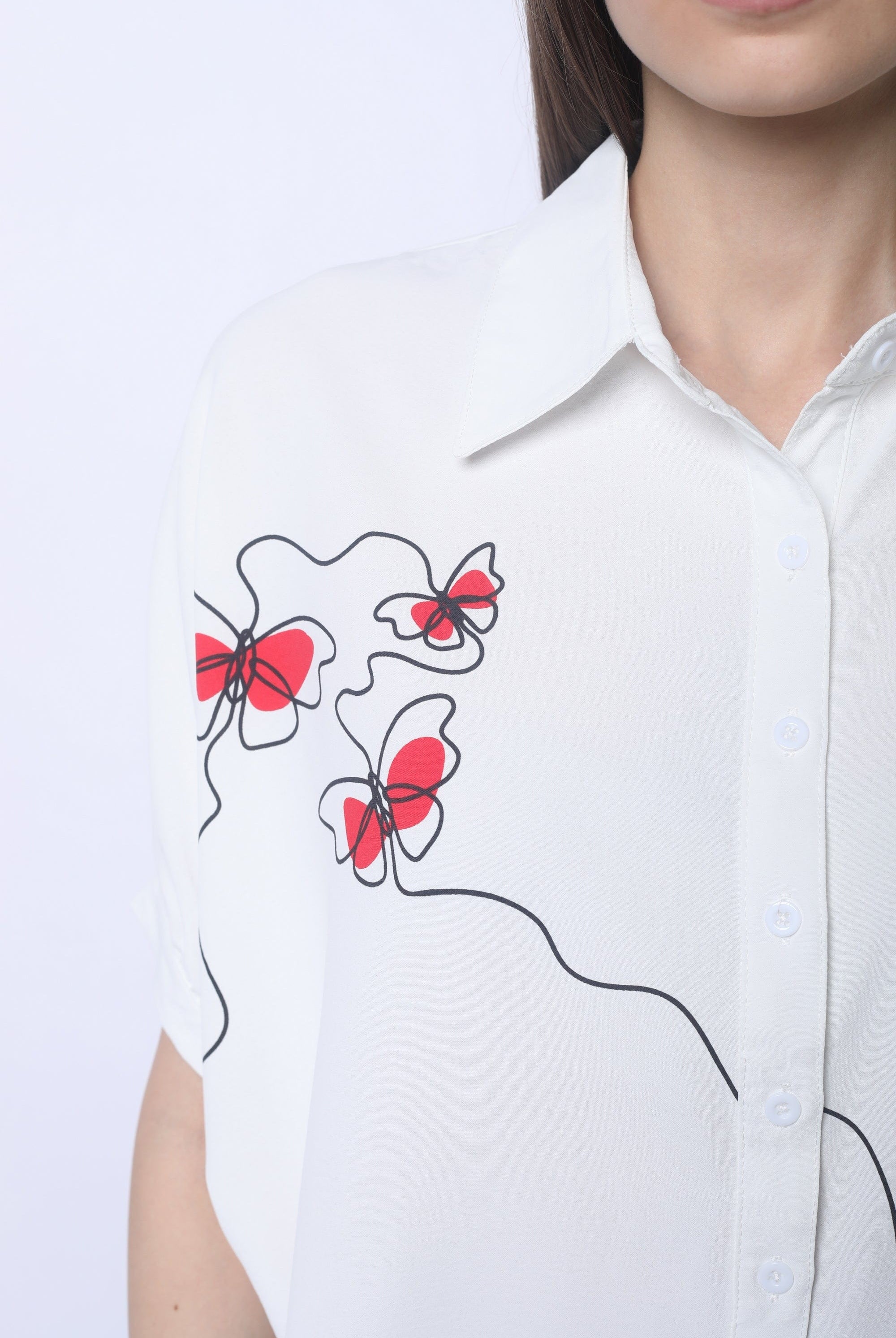 ميكا بلوزة أزرار أمامية ونقش على الجانب 3/4 كم نسائي