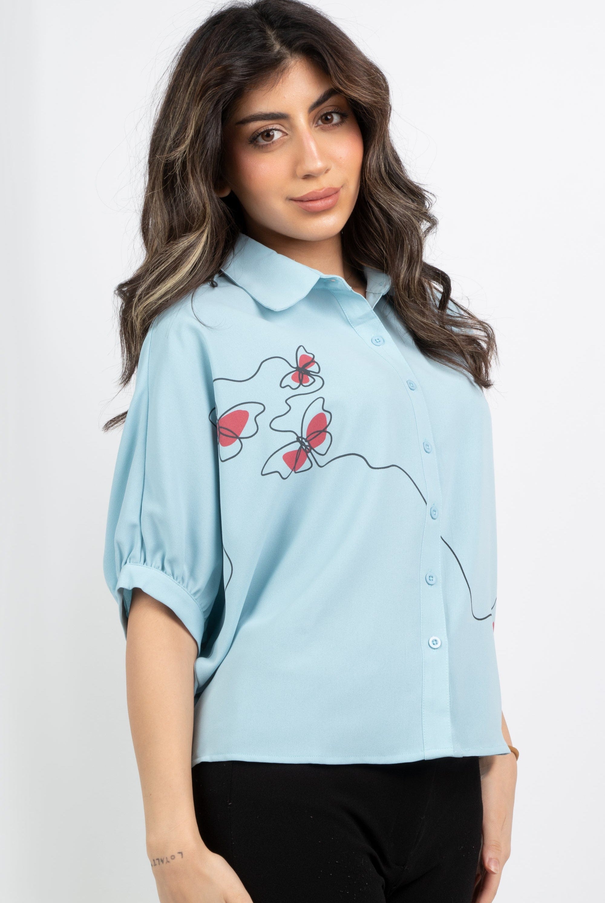 ميكا بلوزة أزرار أمامية ونقش على الجانب 3/4 كم نسائي