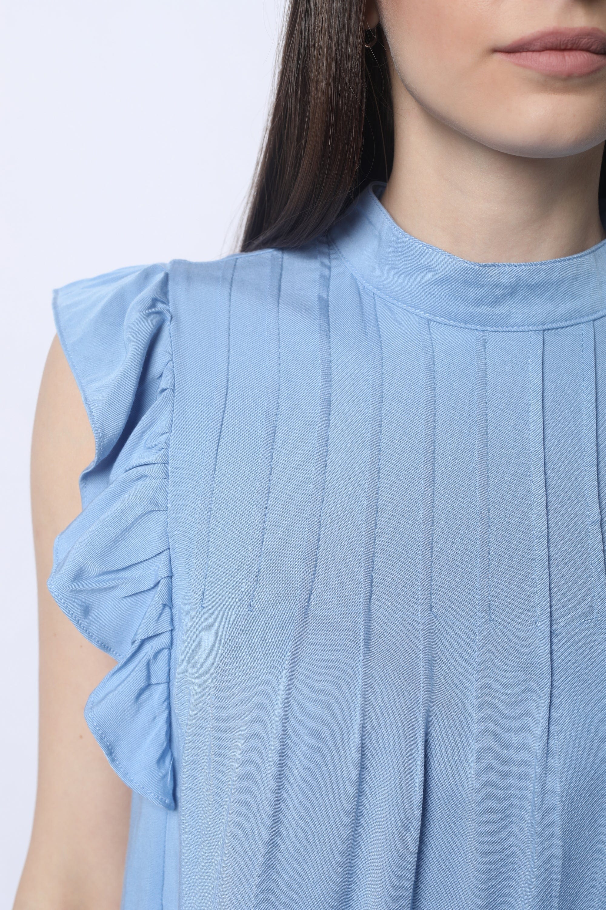 ميكا بلوزة بأكمام قصيرة فراشة بكسرات خفيفة