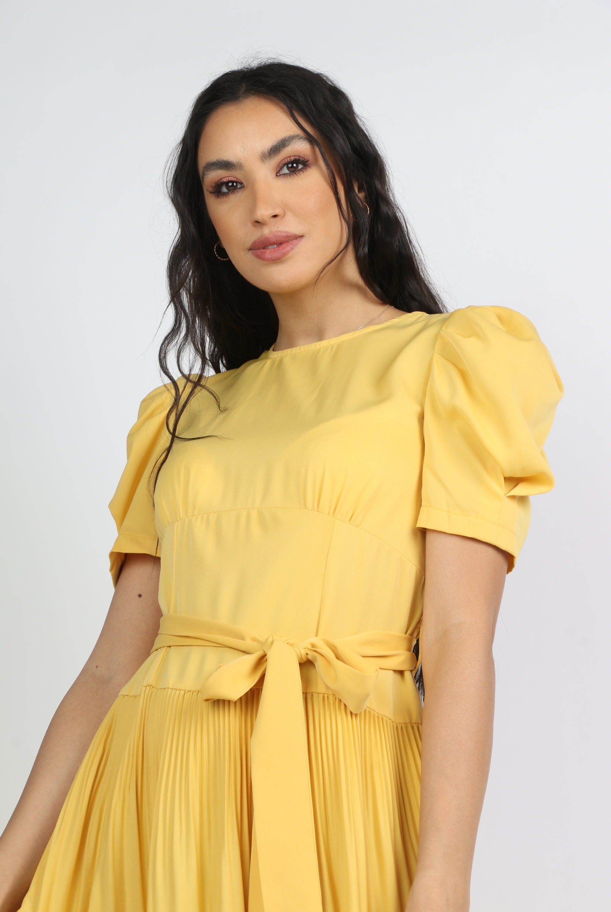 ميكا فستان ميدي كم قصير منفوخ بليسية