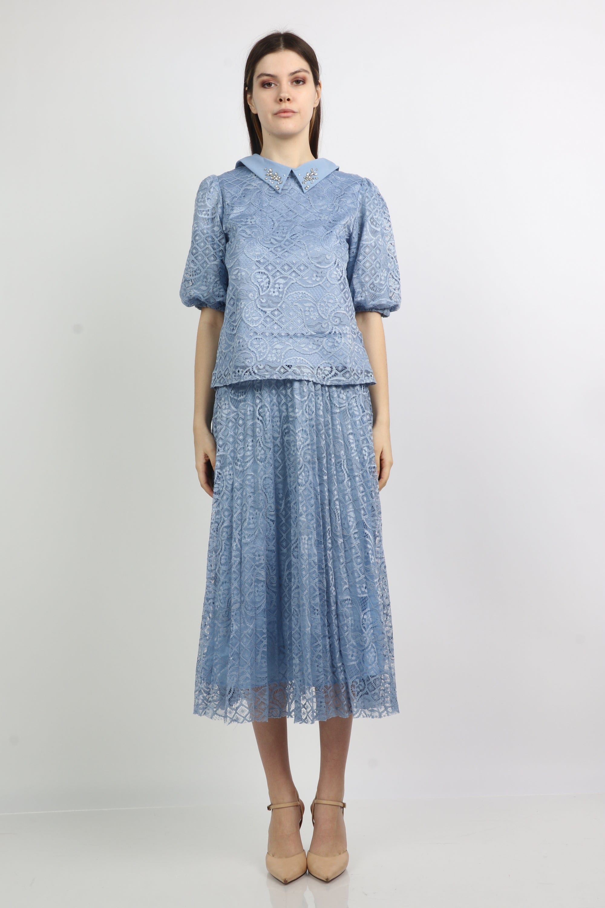 ميكا بلوزة دانتيل بياقة مطرزة بأكمام منفوخة نسائي