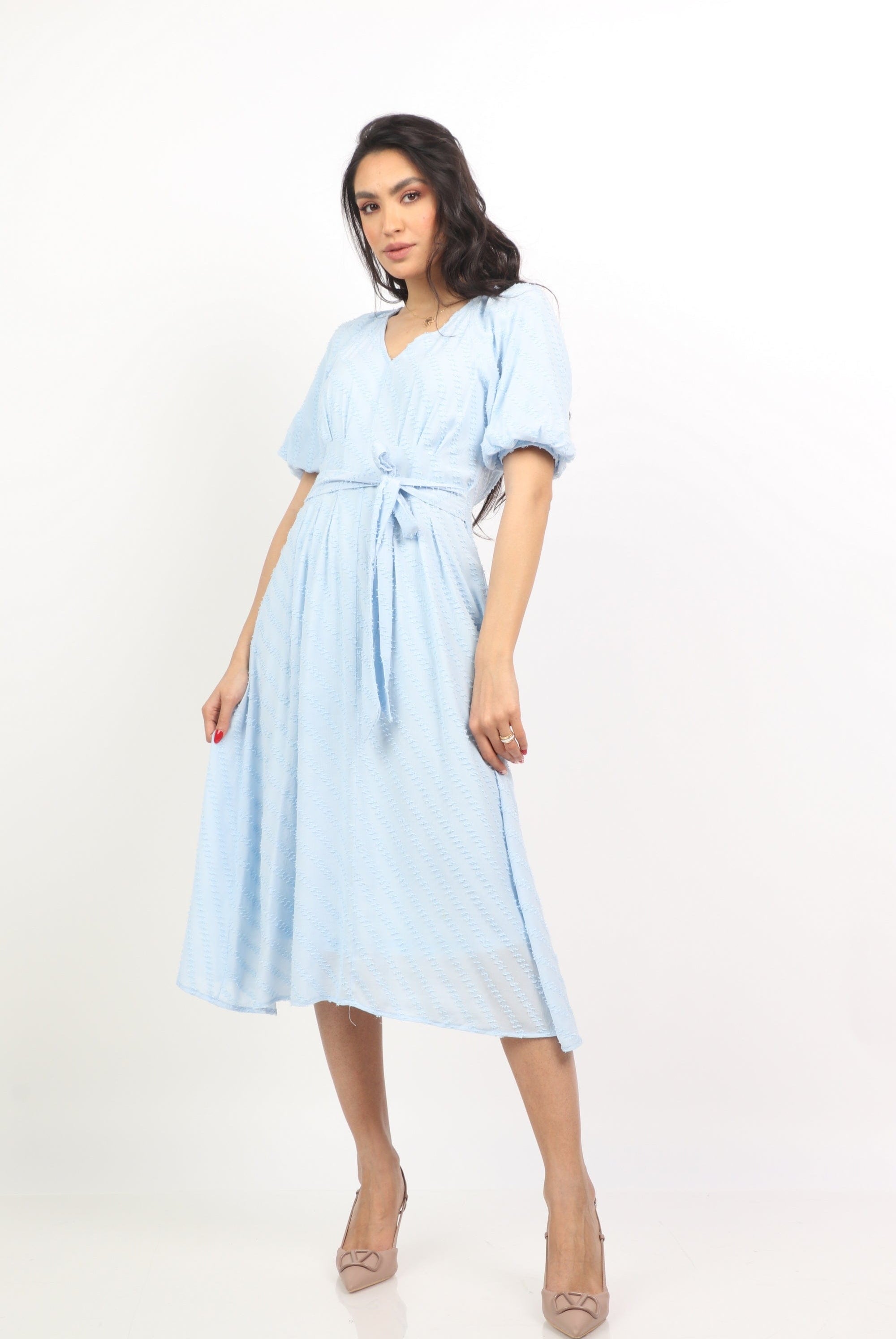 ميكا فستان ميدي بربطة على الوسط كم بف قصير