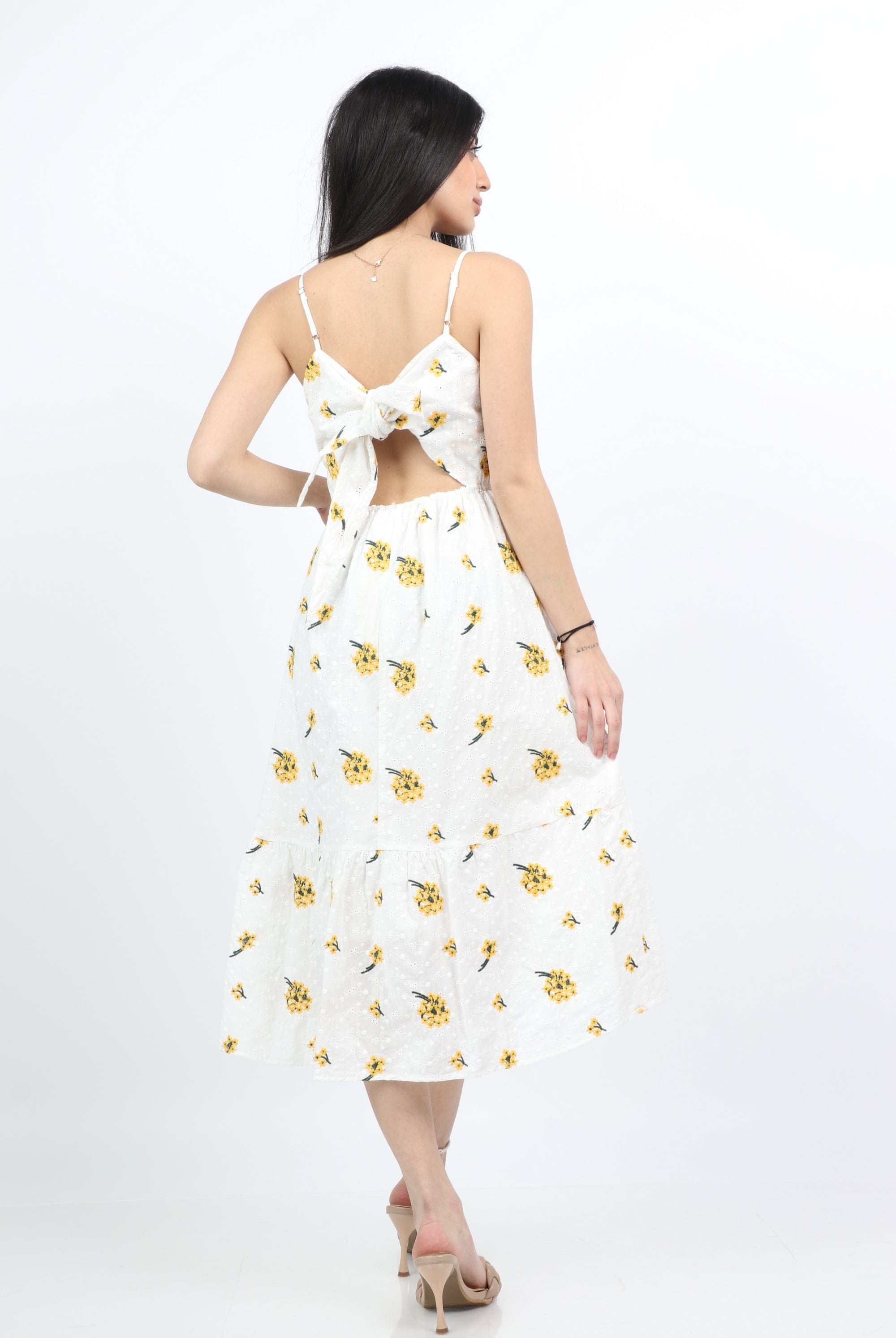 ميكا فستان ميدي حمالات رفيعة منقوش بنمط ورود