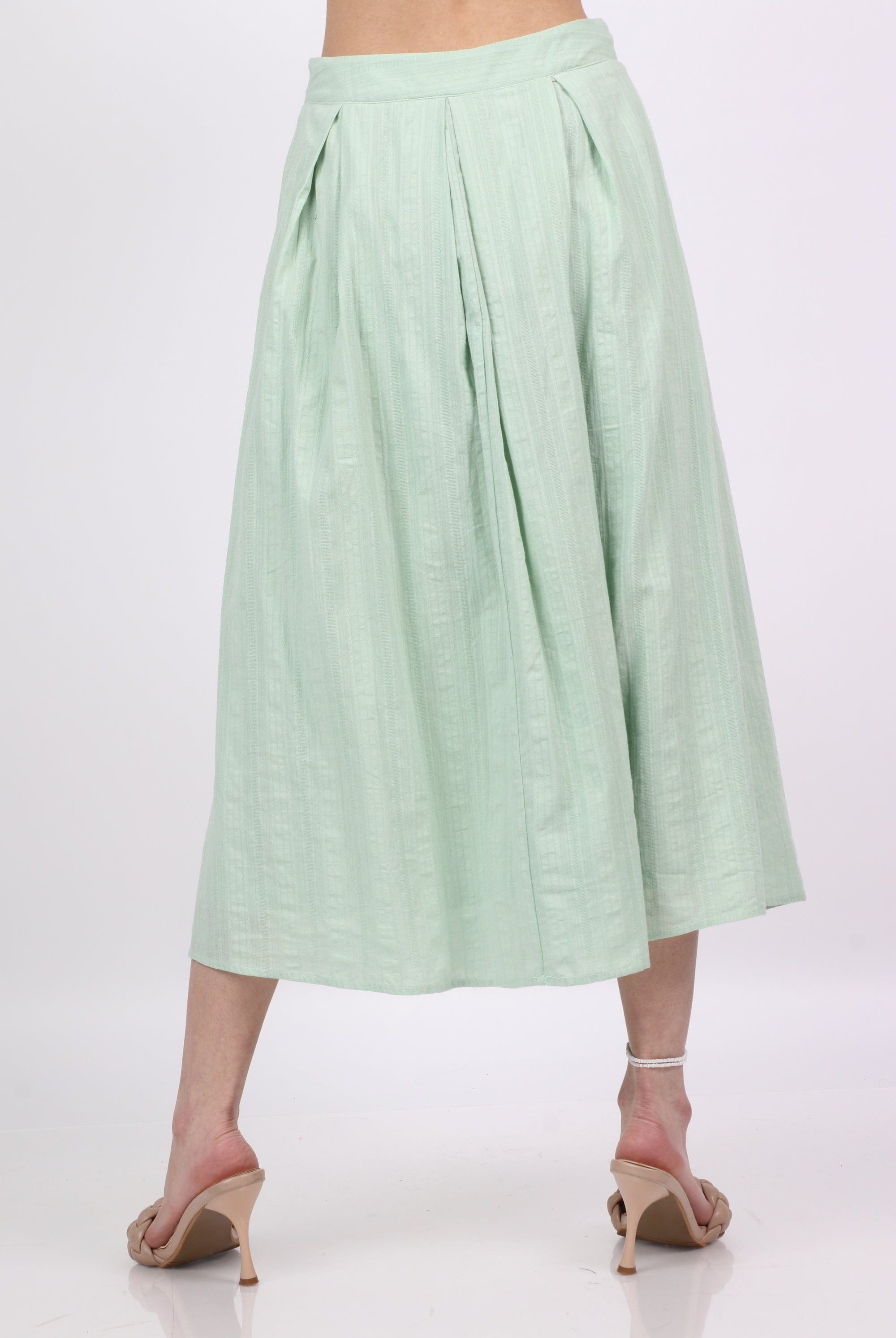 ميكا تنورة ميدي منفوشة واسعة بطيات نمط مقلم