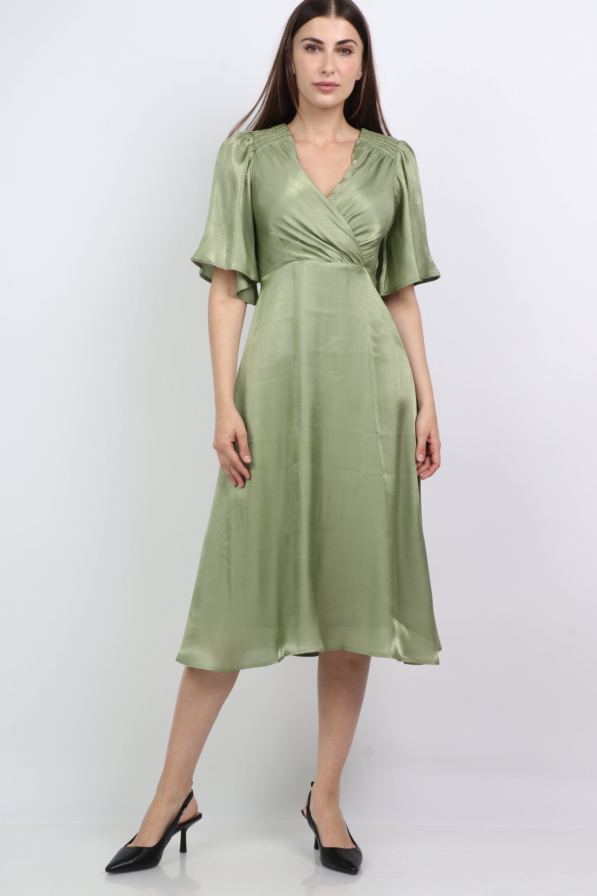 ميكا فستان ميدي كلاسيك سادة فتحة صدر سبعة كم فراشة قصير