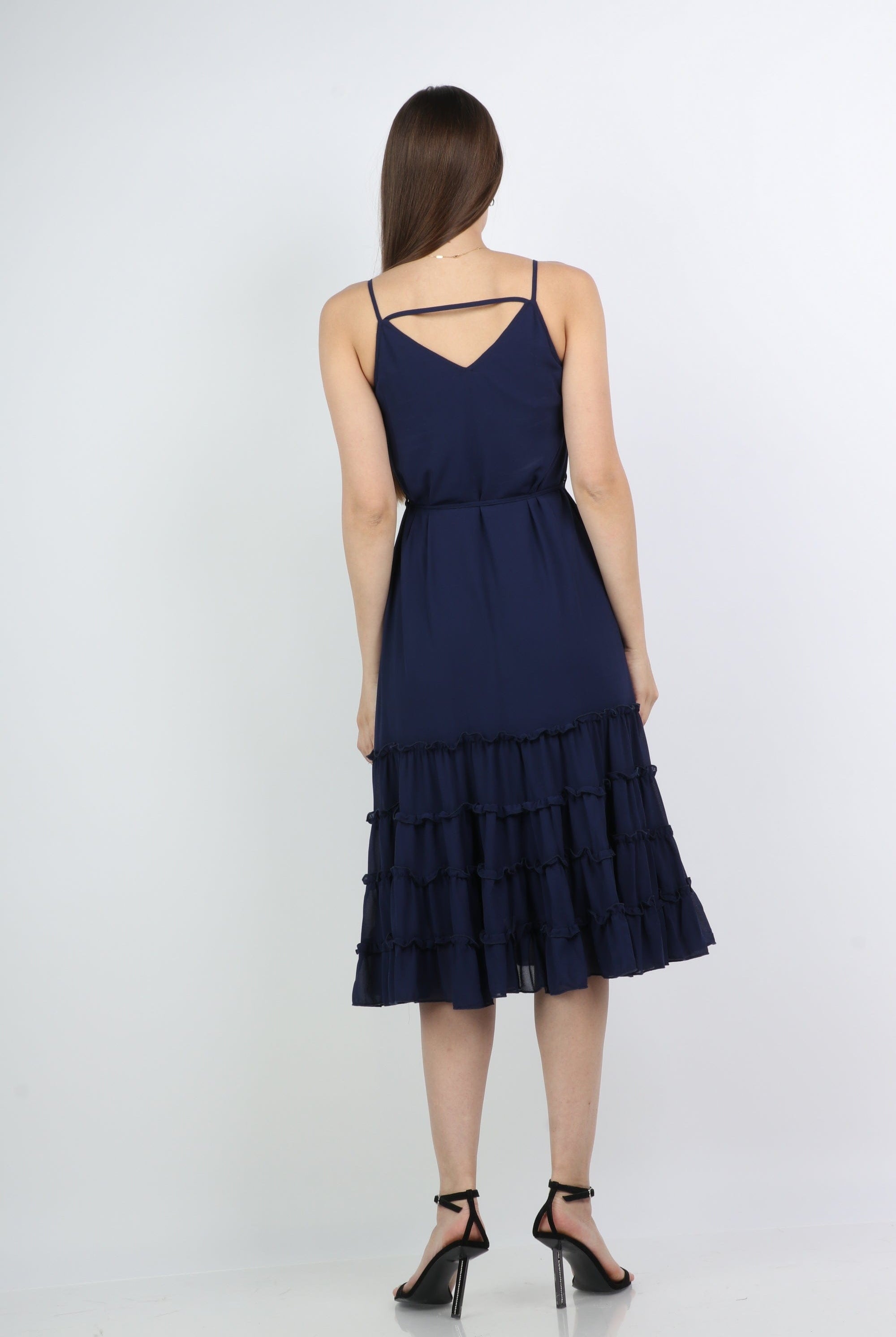 ميكا فستان ميدي سهرة بحمالات رفيعية مكشكش بدون كم