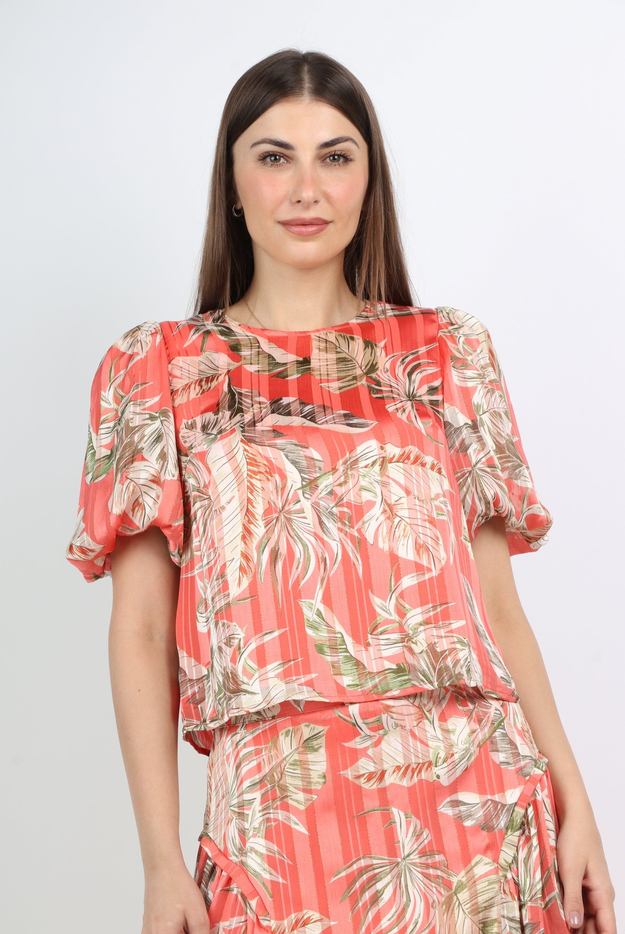 ميكا بلوزة مشجرة شيفون أكمام بف قصيرة نسائي