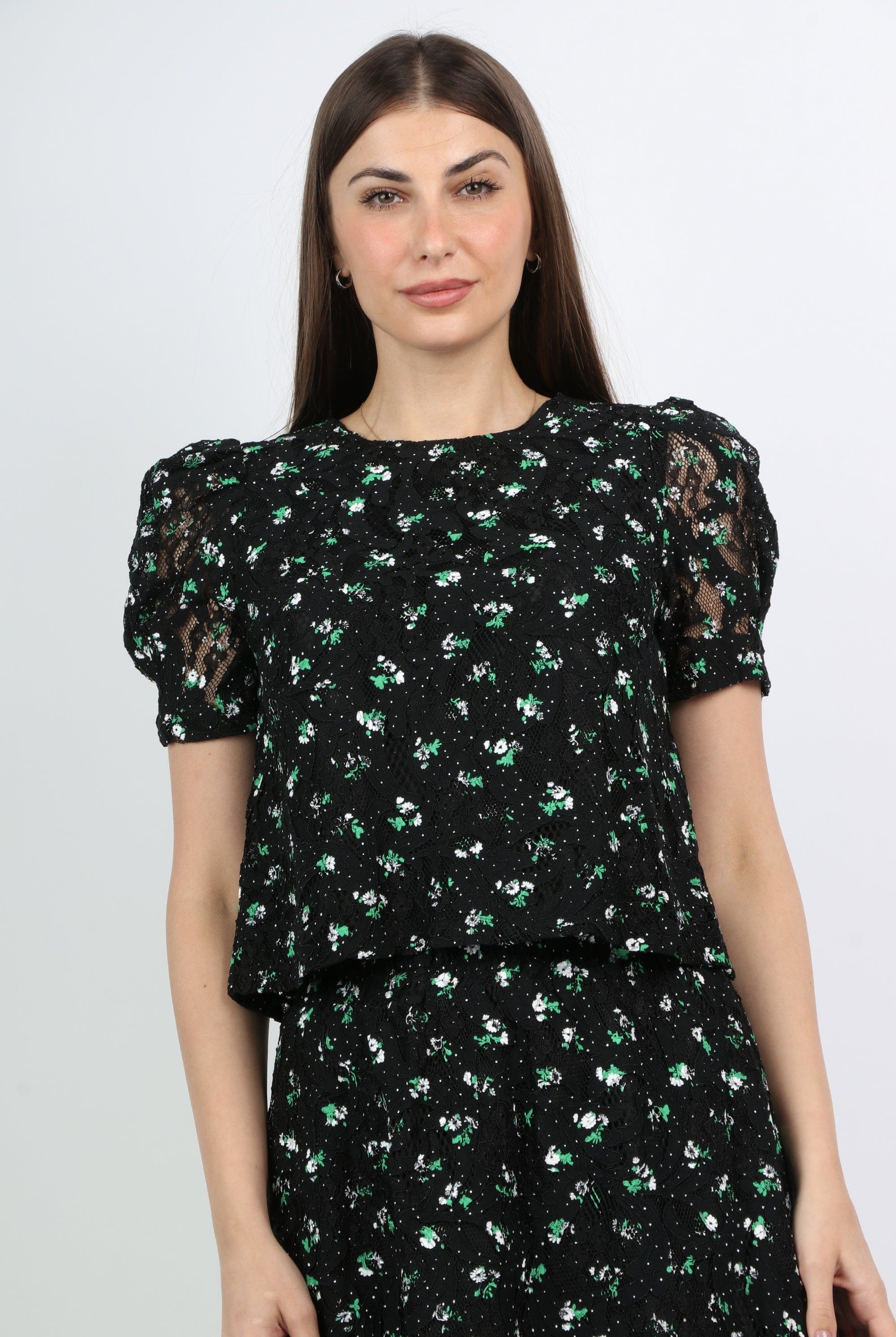 ميكا بلوزة مشجرة دانتيل كم منفوخ قصير نسائي أسود