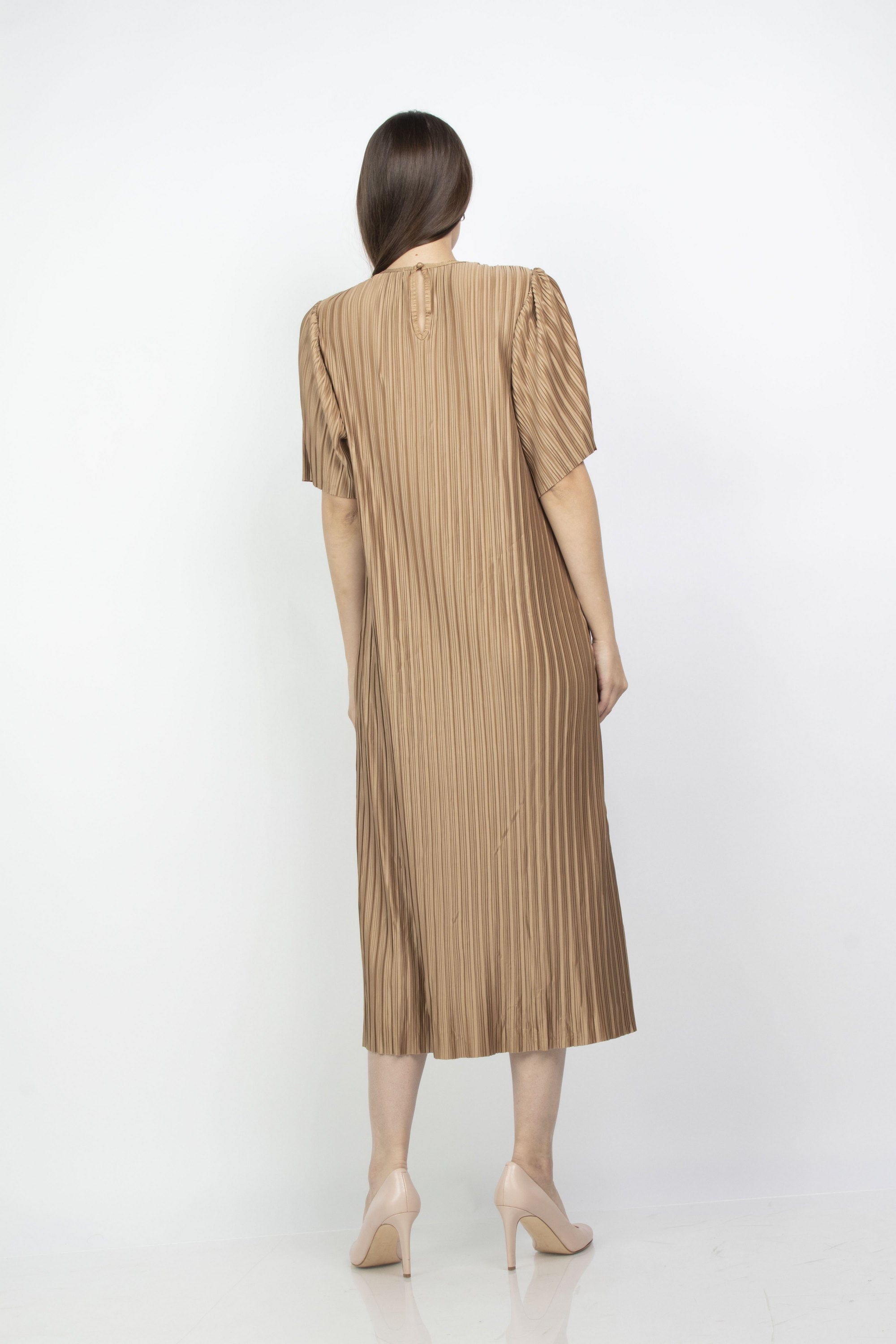 ู
ููุง ูุณุชุงู ู
ูุฏู ุจูููุณูู ุตู ูู
ูุฑุงุดุฉ ูุตูุฑ