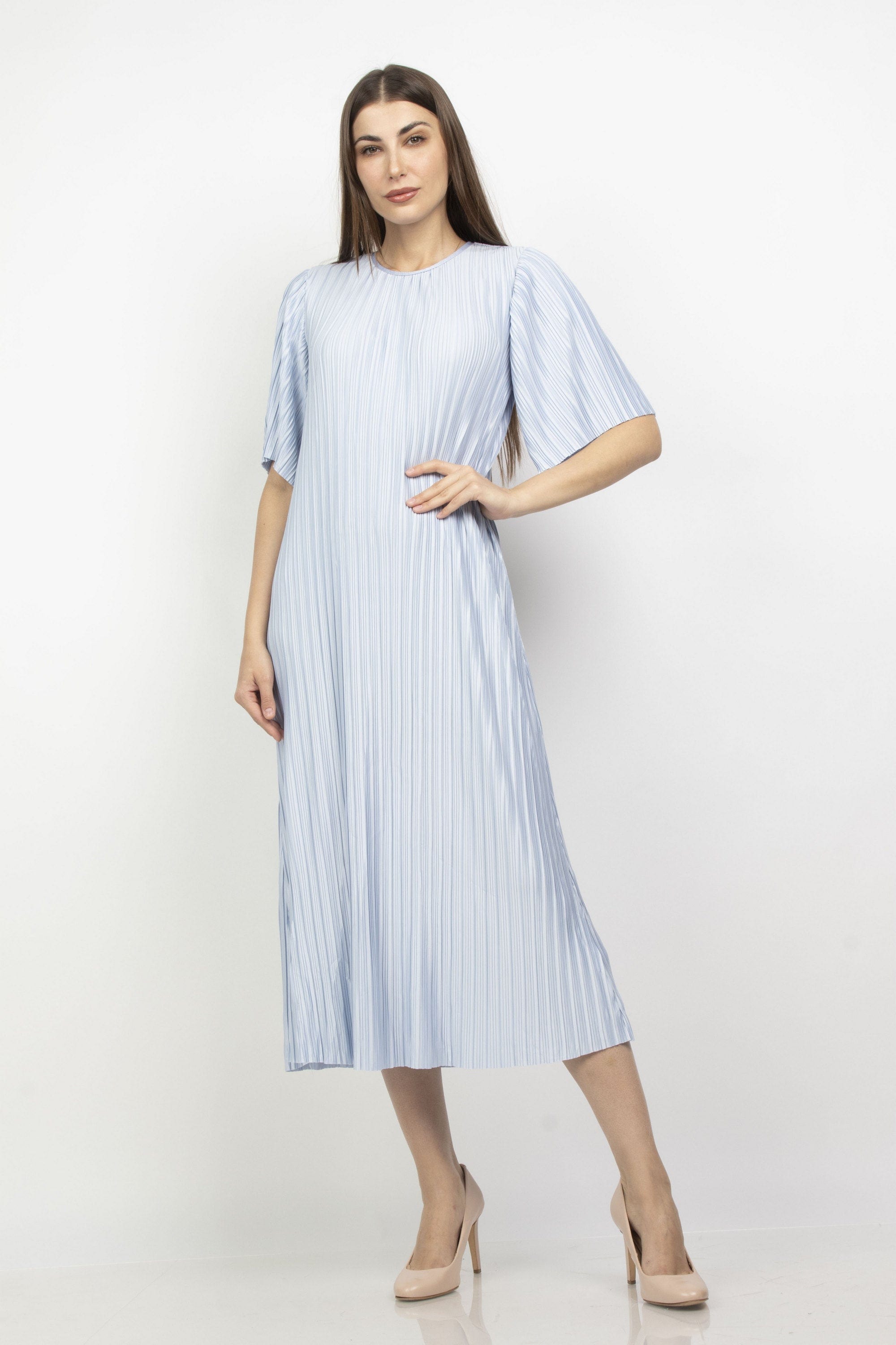 ู
ููุง ูุณุชุงู ู
ูุฏู ุจูููุณูู ุตู ูู
ูุฑุงุดุฉ ูุตูุฑ