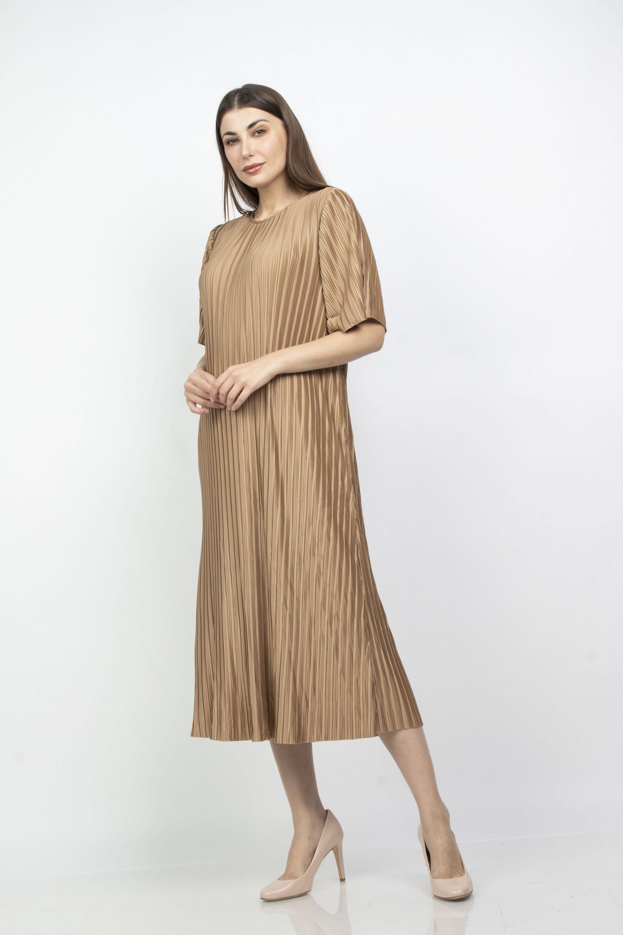 ู
ููุง ูุณุชุงู ู
ูุฏู ุจูููุณูู ุตู ูู
ูุฑุงุดุฉ ูุตูุฑ