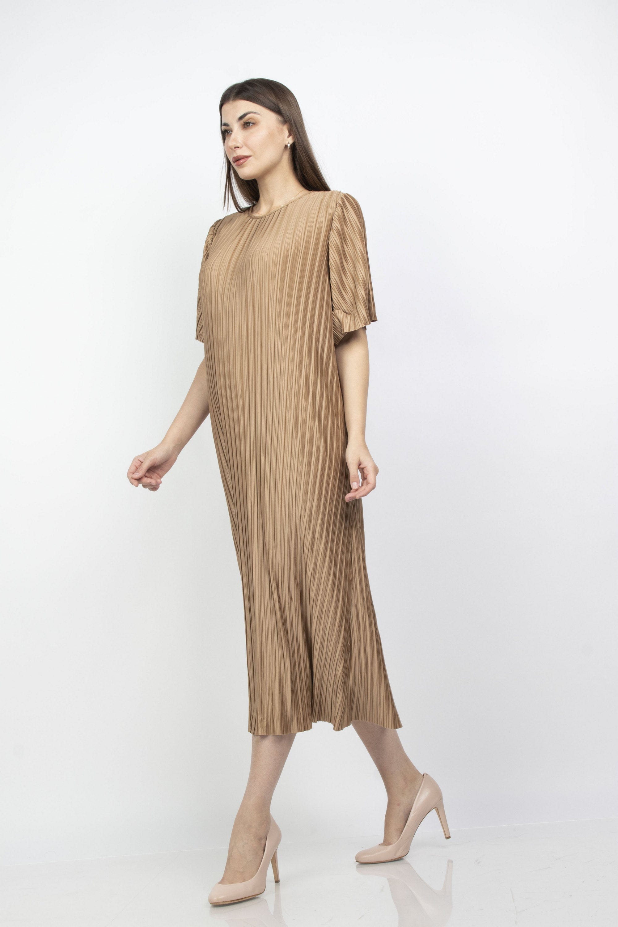 ู
ููุง ูุณุชุงู ู
ูุฏู ุจูููุณูู ุตู ูู
ูุฑุงุดุฉ ูุตูุฑ