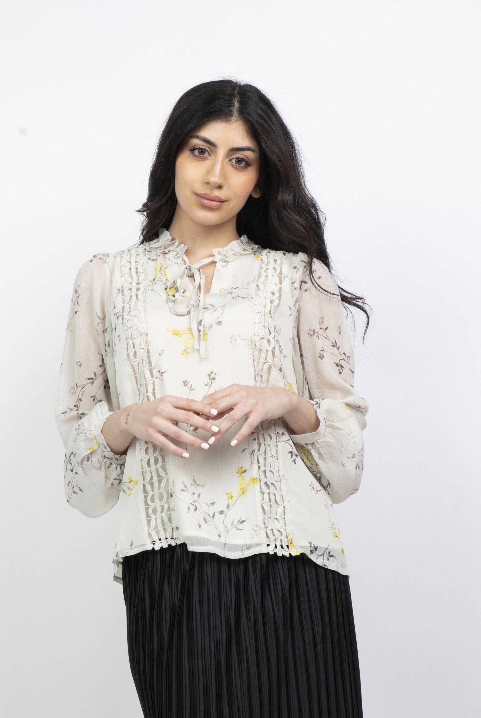 ميكا قميص مشجر بربطة عنق وكم طويل نسائي