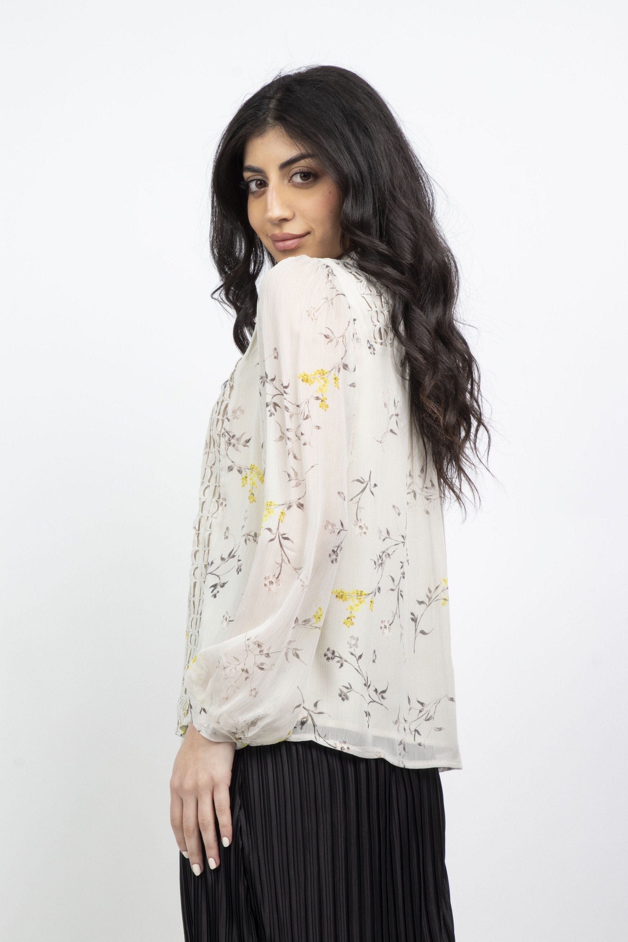 ميكا قميص مشجر بربطة عنق وكم طويل نسائي