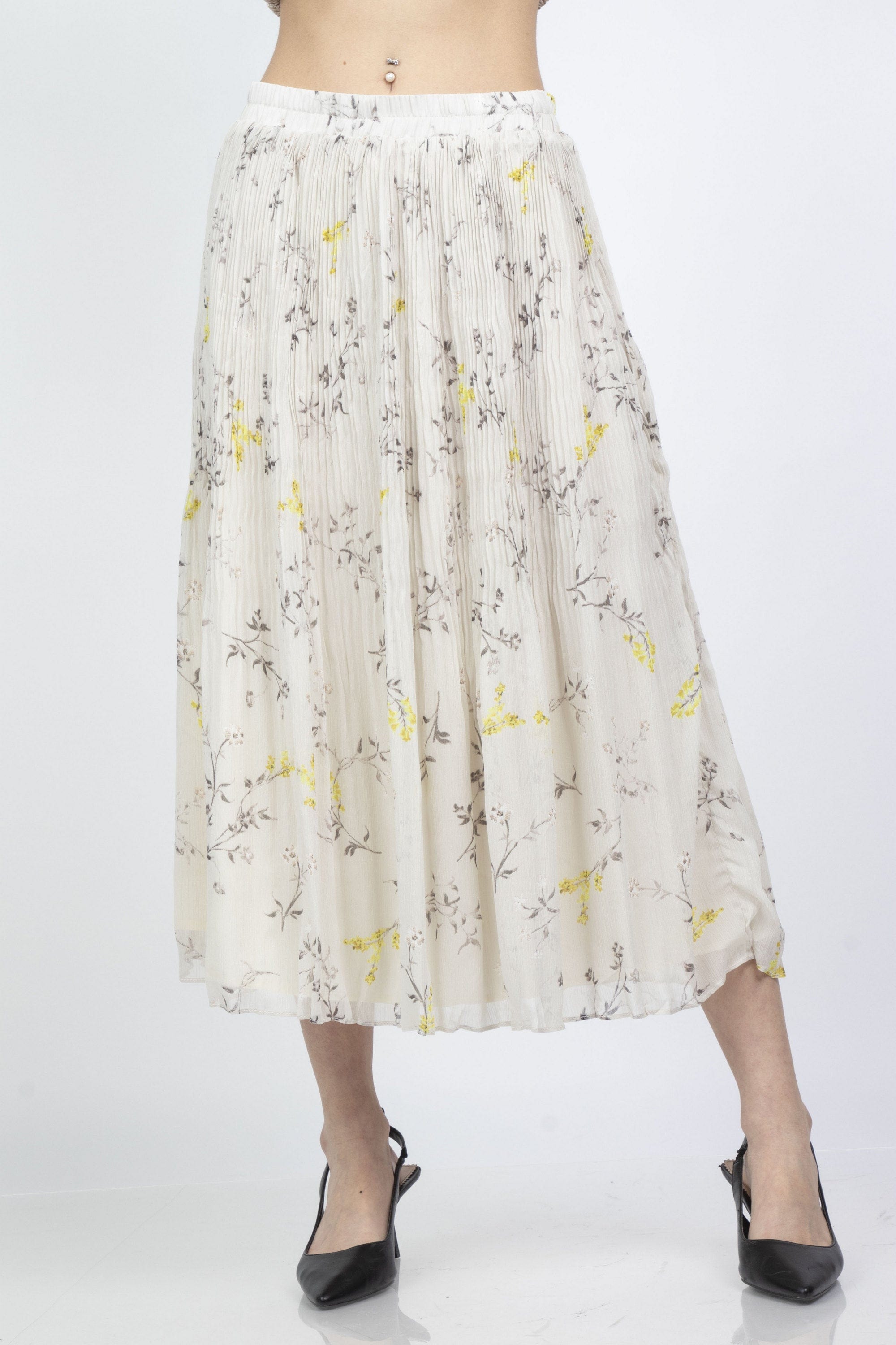 ميكا تنورة ميدي مشجرة بطبعة ورود صغيرة