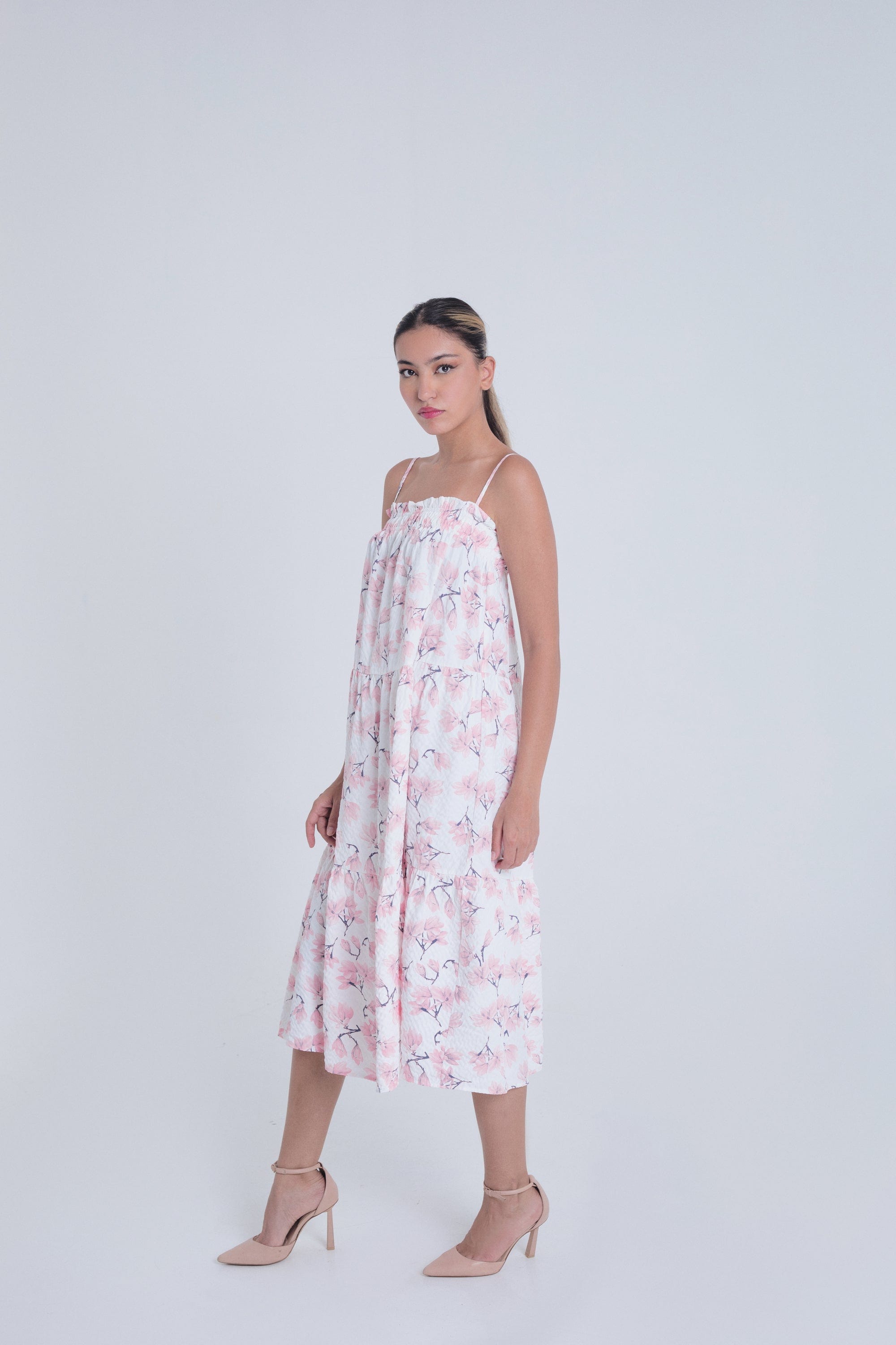 ميكا فستان ميدي حمالات واسع من تحت بنمط ورود