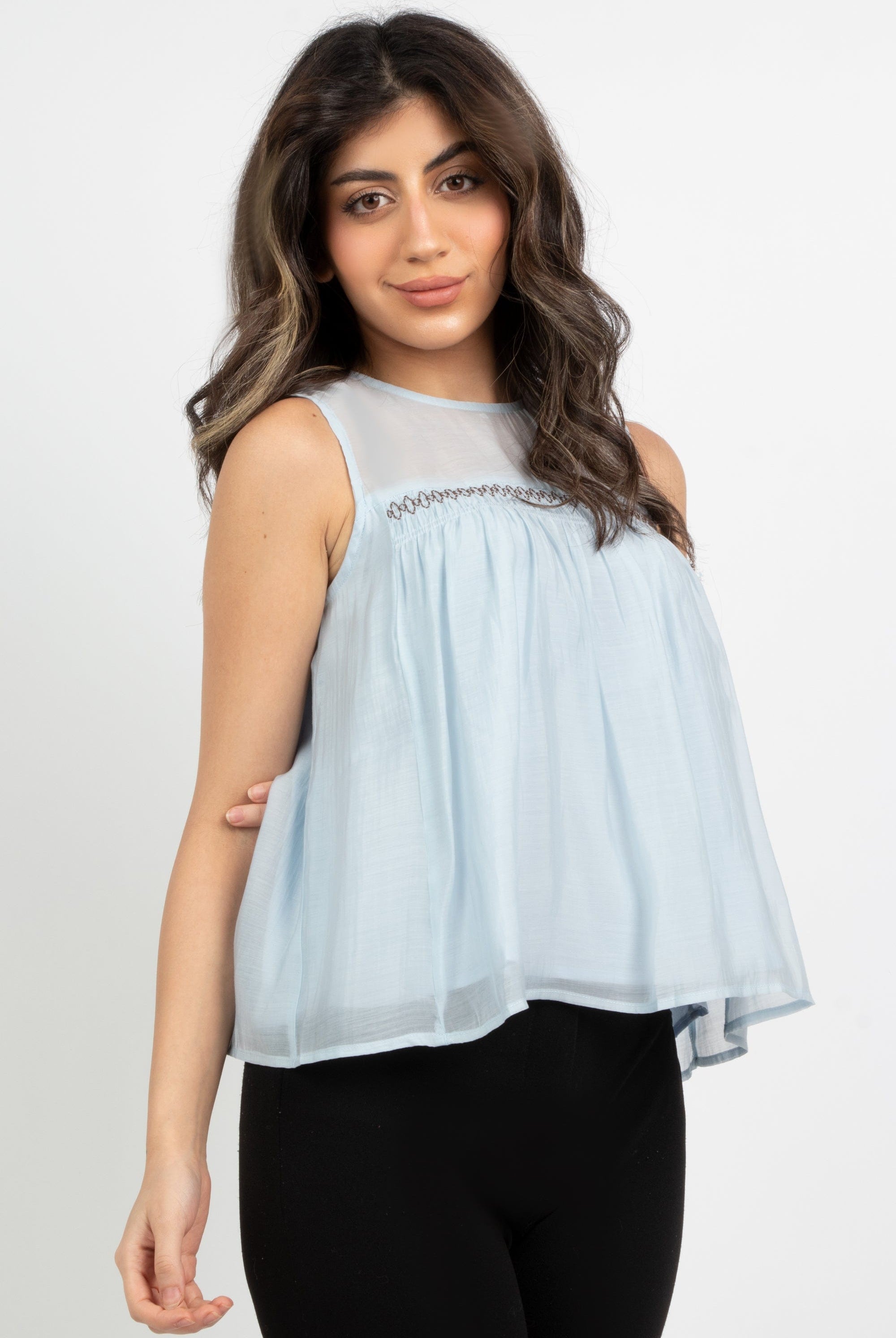 ميكا بلوزة نسائي كت مكشكشة من أسفل شيفون على الصدر نسائي