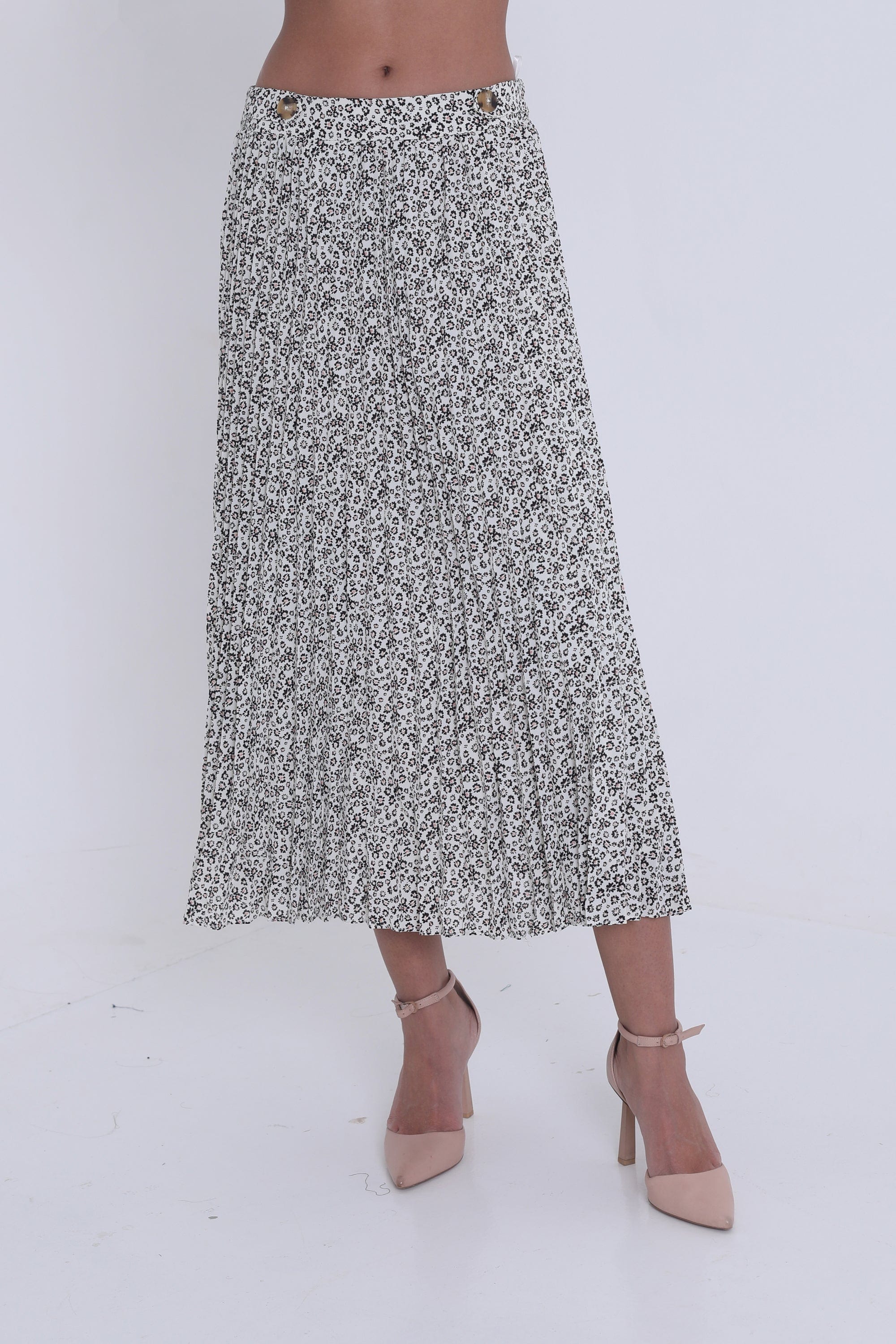 ميكا تنورة ميدي منقوشة بكسرات مزين بأزرار