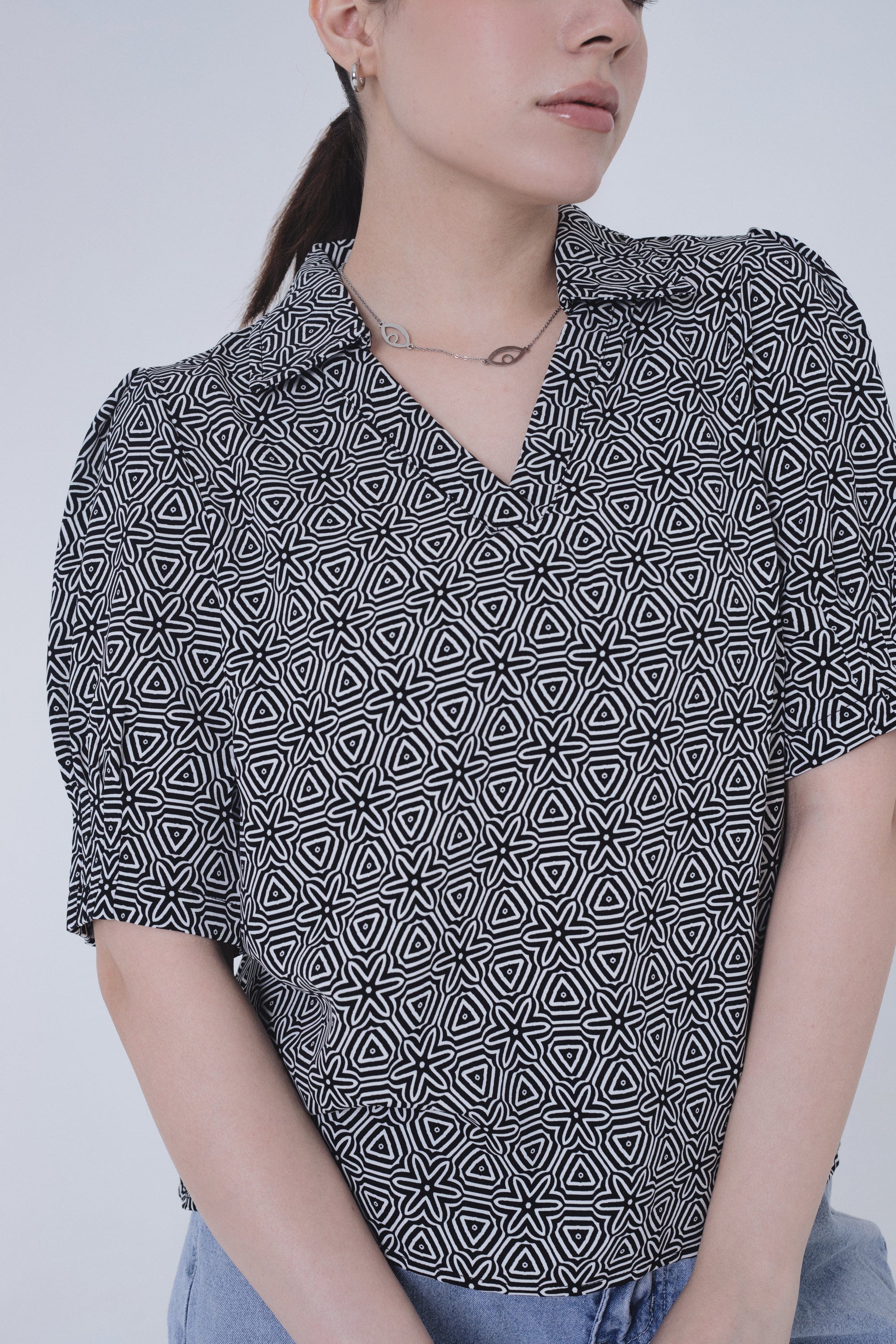 ميكا قميص بياقة ورقبة سبعة نص كم بف نسائي