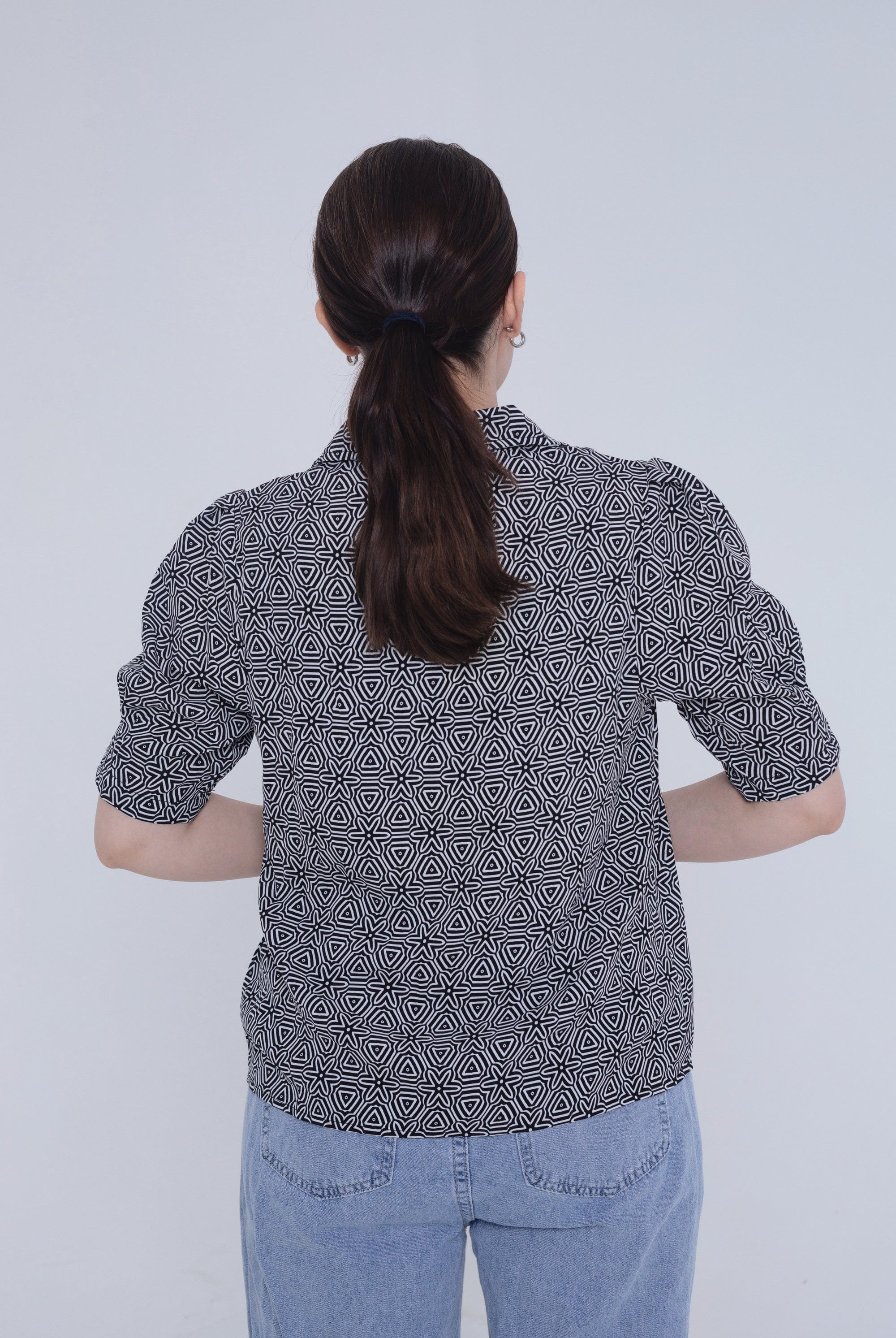 ميكا قميص بياقة ورقبة سبعة نص كم بف نسائي