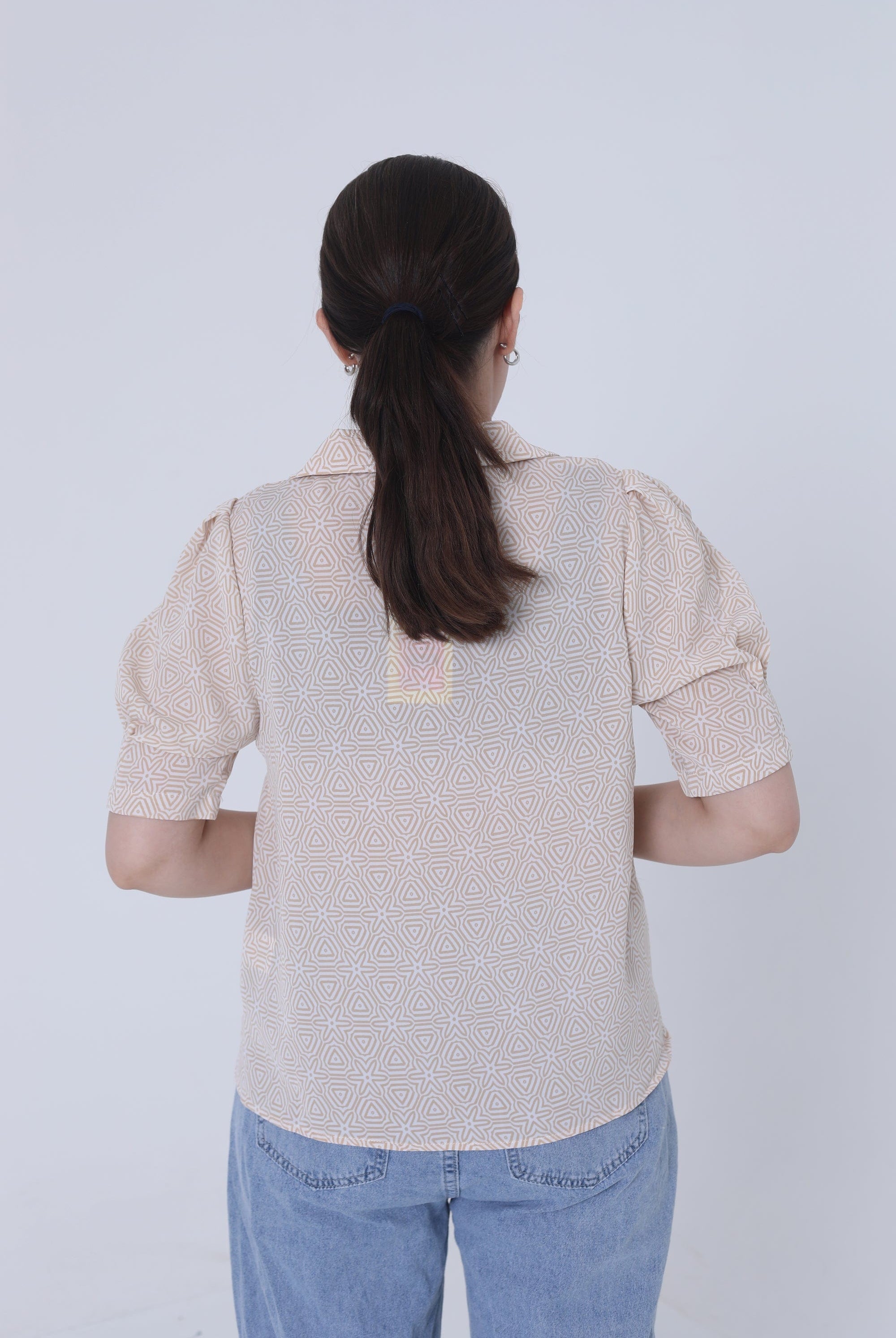 ميكا قميص بياقة ورقبة سبعة نص كم بف نسائي