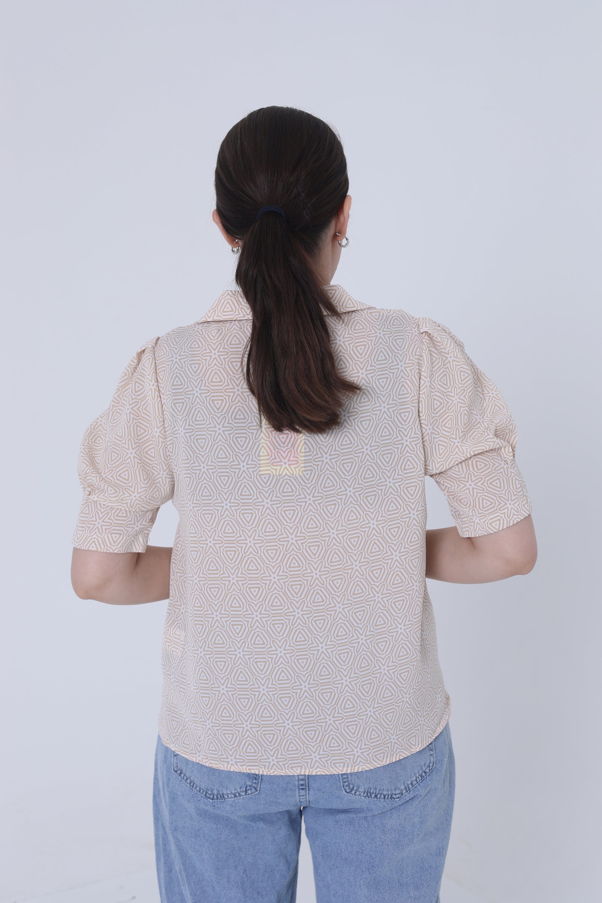 ميكا قميص بياقة ورقبة سبعة نص كم بف نسائي