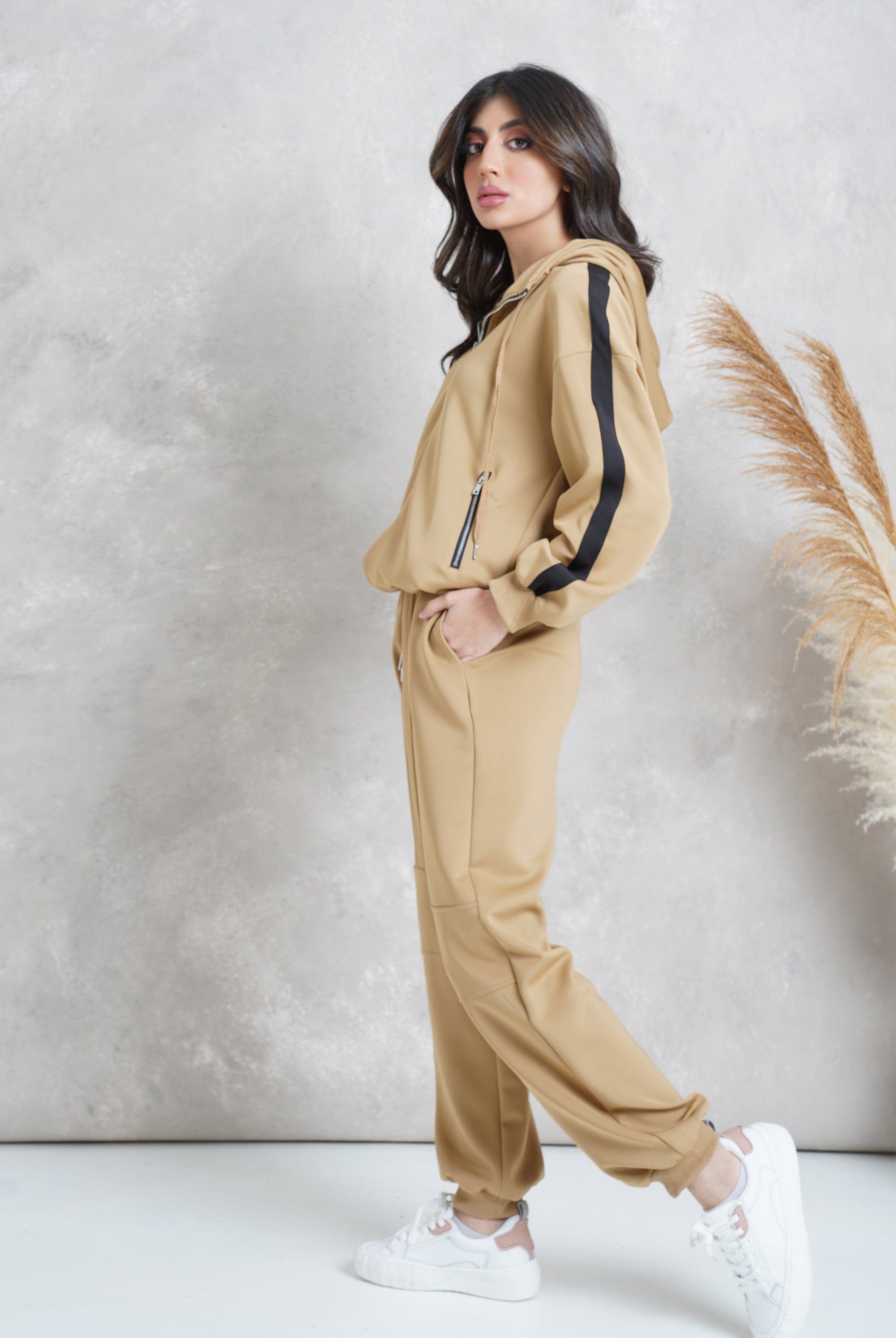 ميكا بنطلون طويل بأستك على الخصر ورباط نسائي