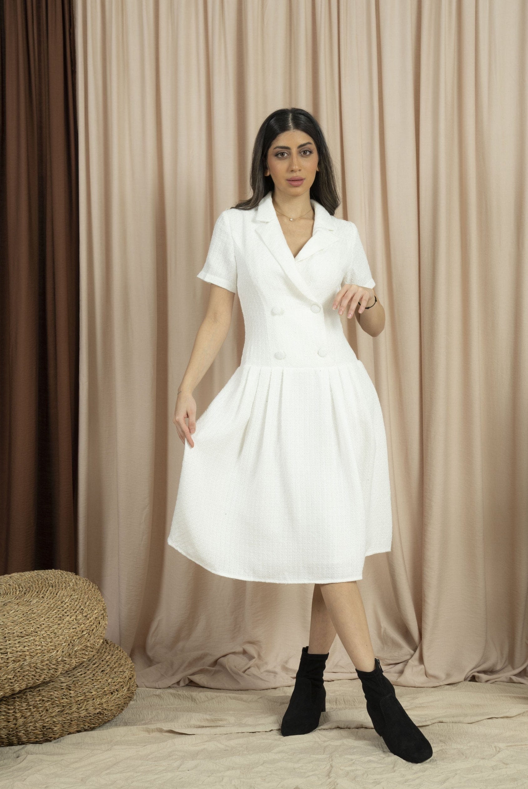 ميكا فستان صوف نسائي ميدي بفتحة رقبة V