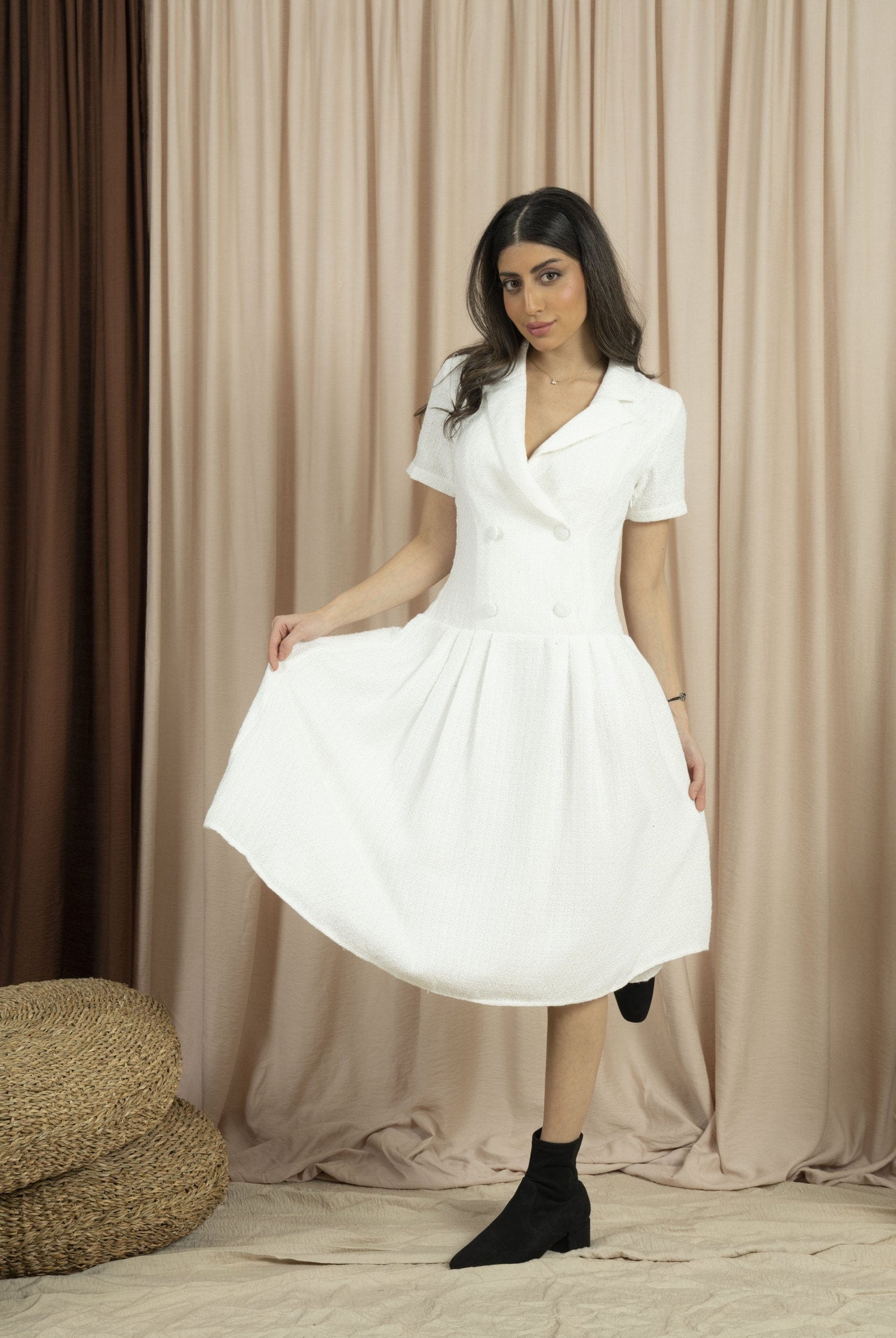 ميكا فستان صوف نسائي ميدي بفتحة رقبة V