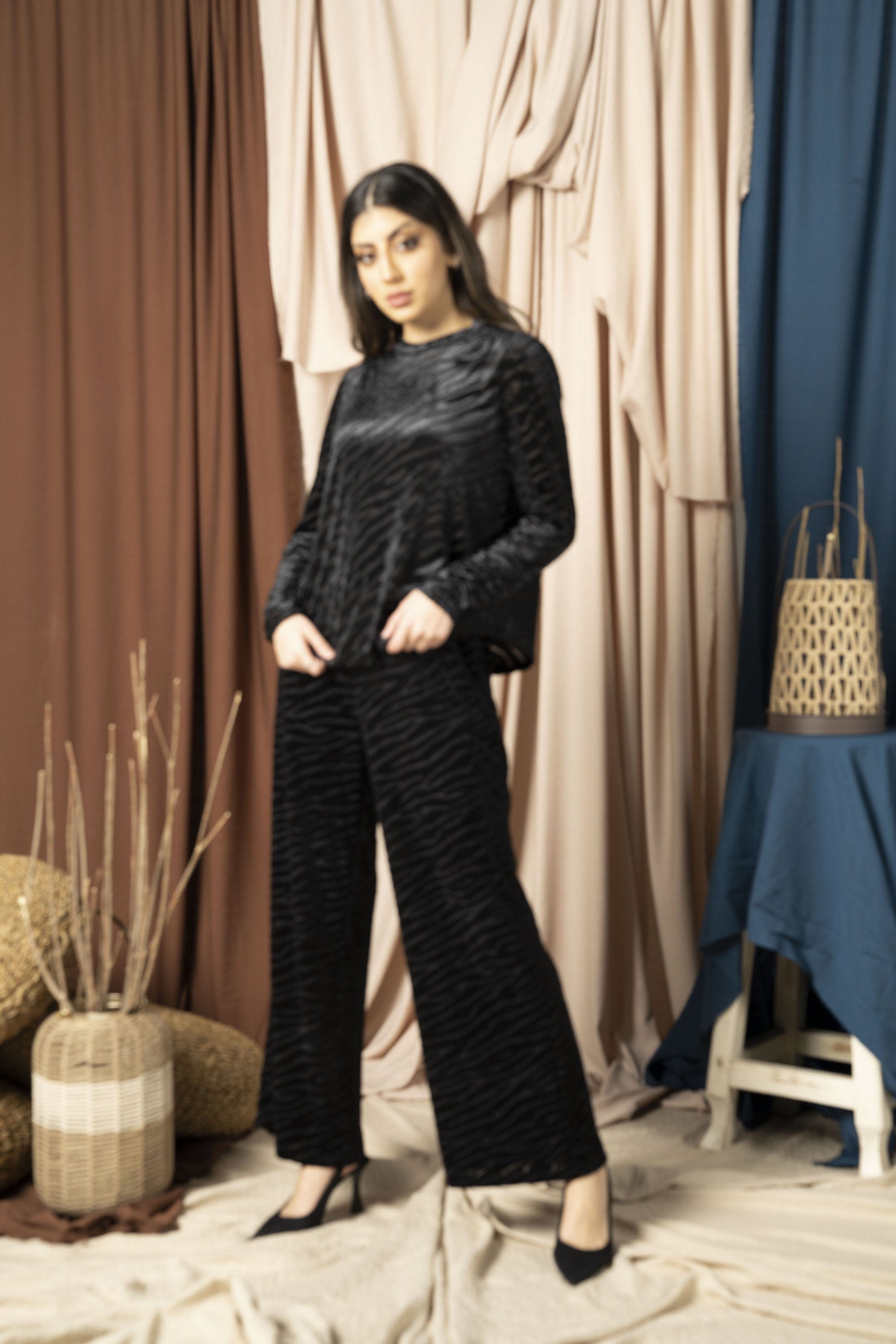 ميكا بلوزة مخمل نسائية بأكمام طويلة