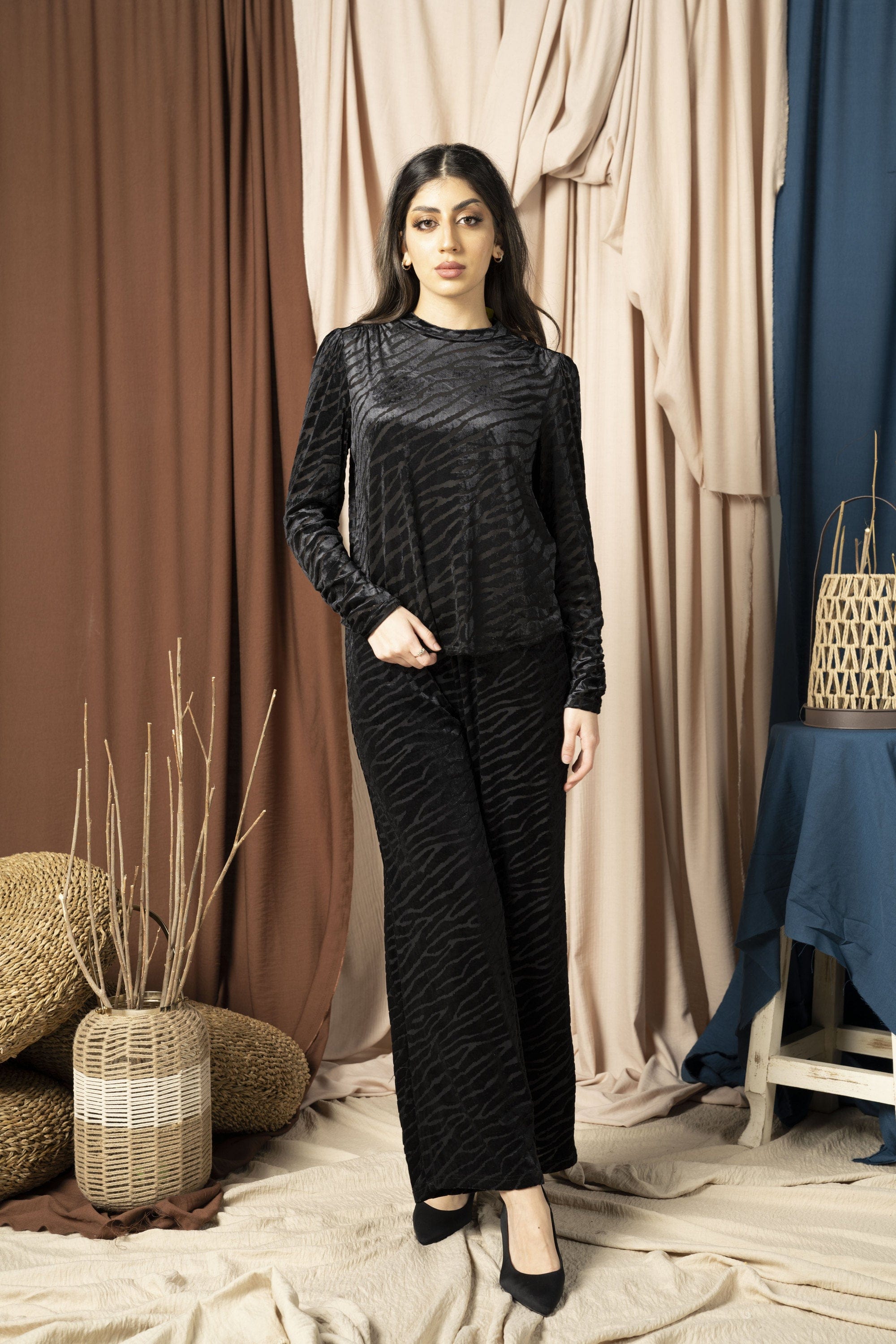 ميكا بلوزة مخمل نسائية بأكمام طويلة