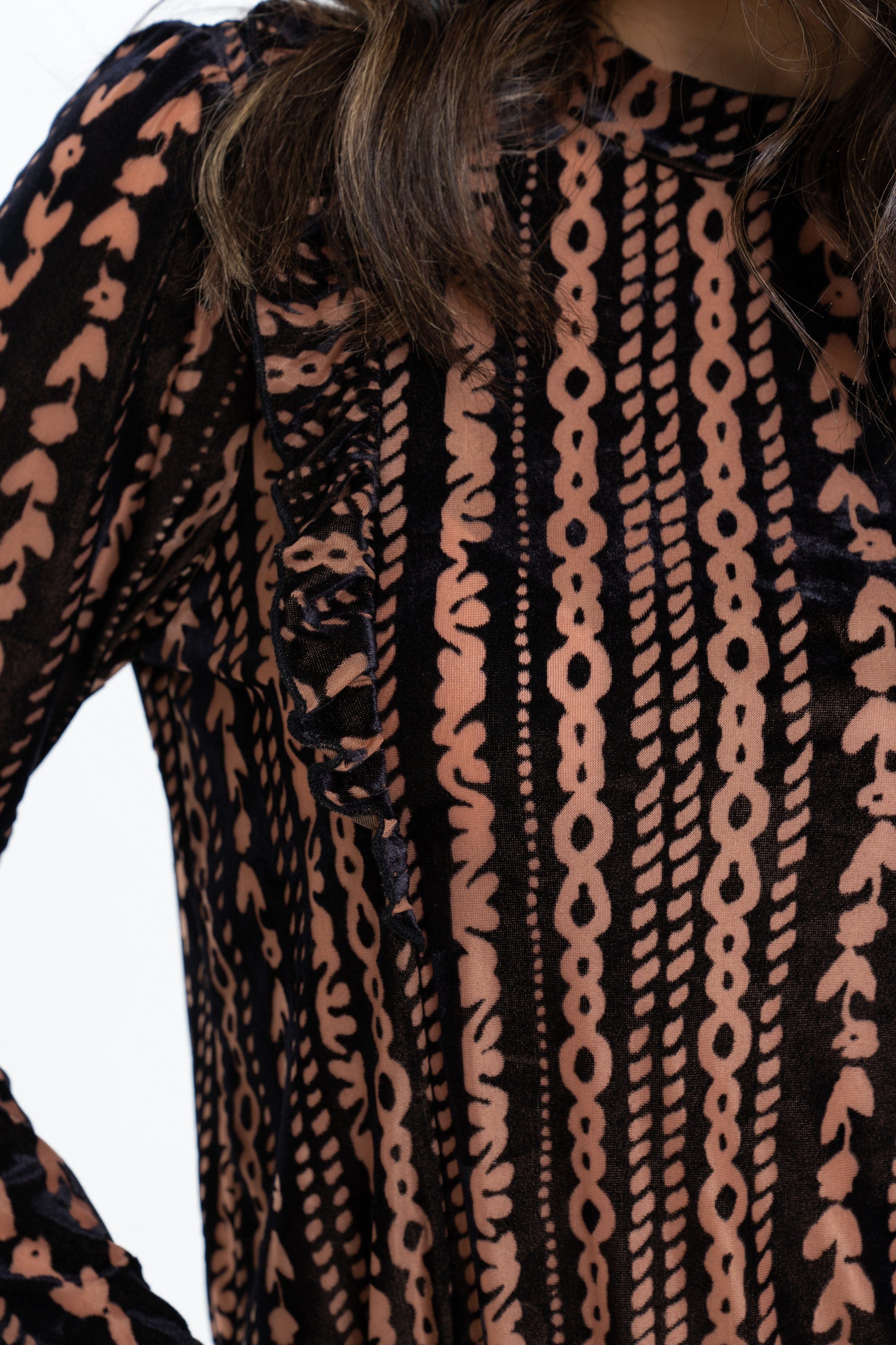 ميكا بلوزة منقوشة بالطول كم طويل نسائي بني