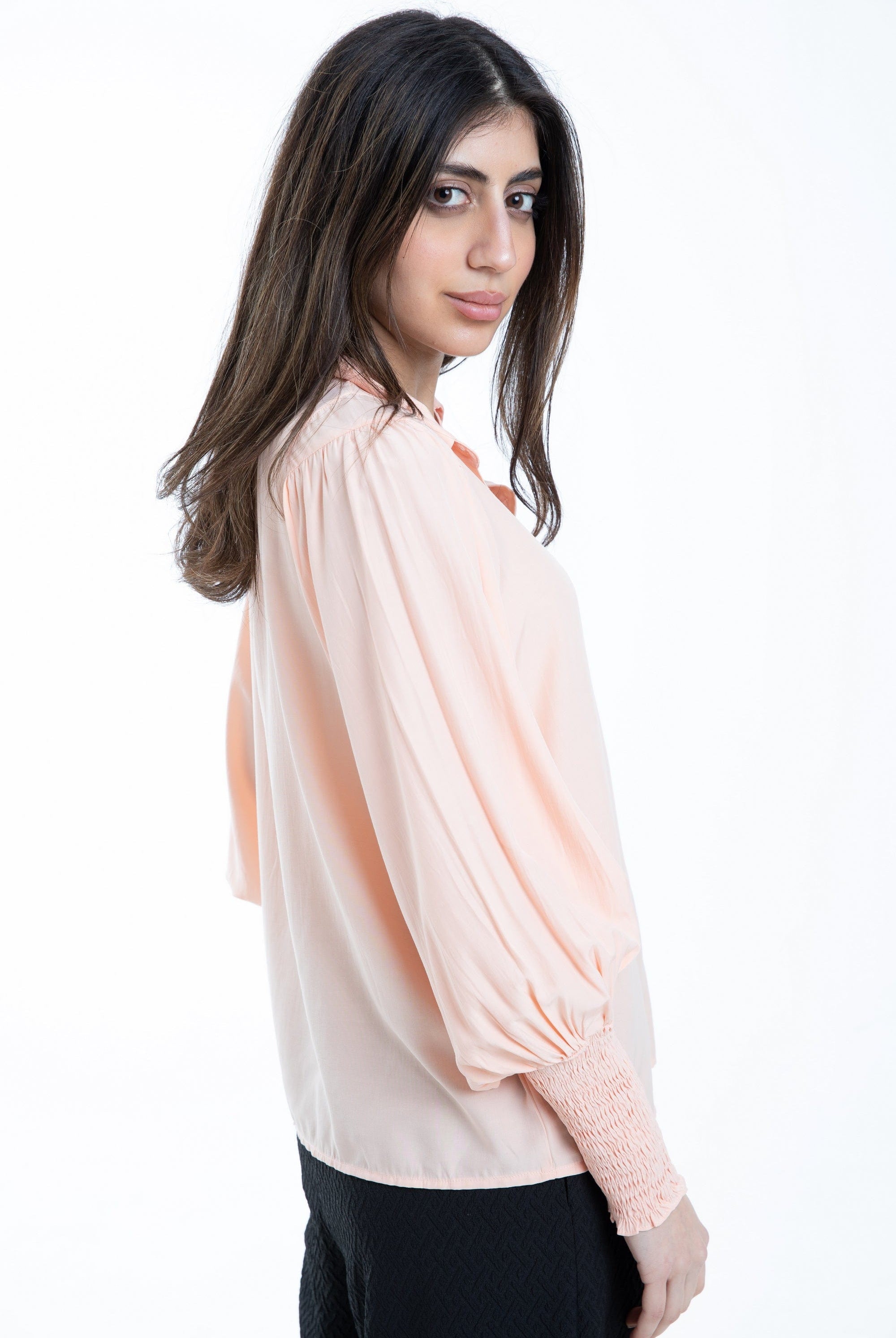 ميكا قميص سادة بأزرار أمامية كم طويل نسائي