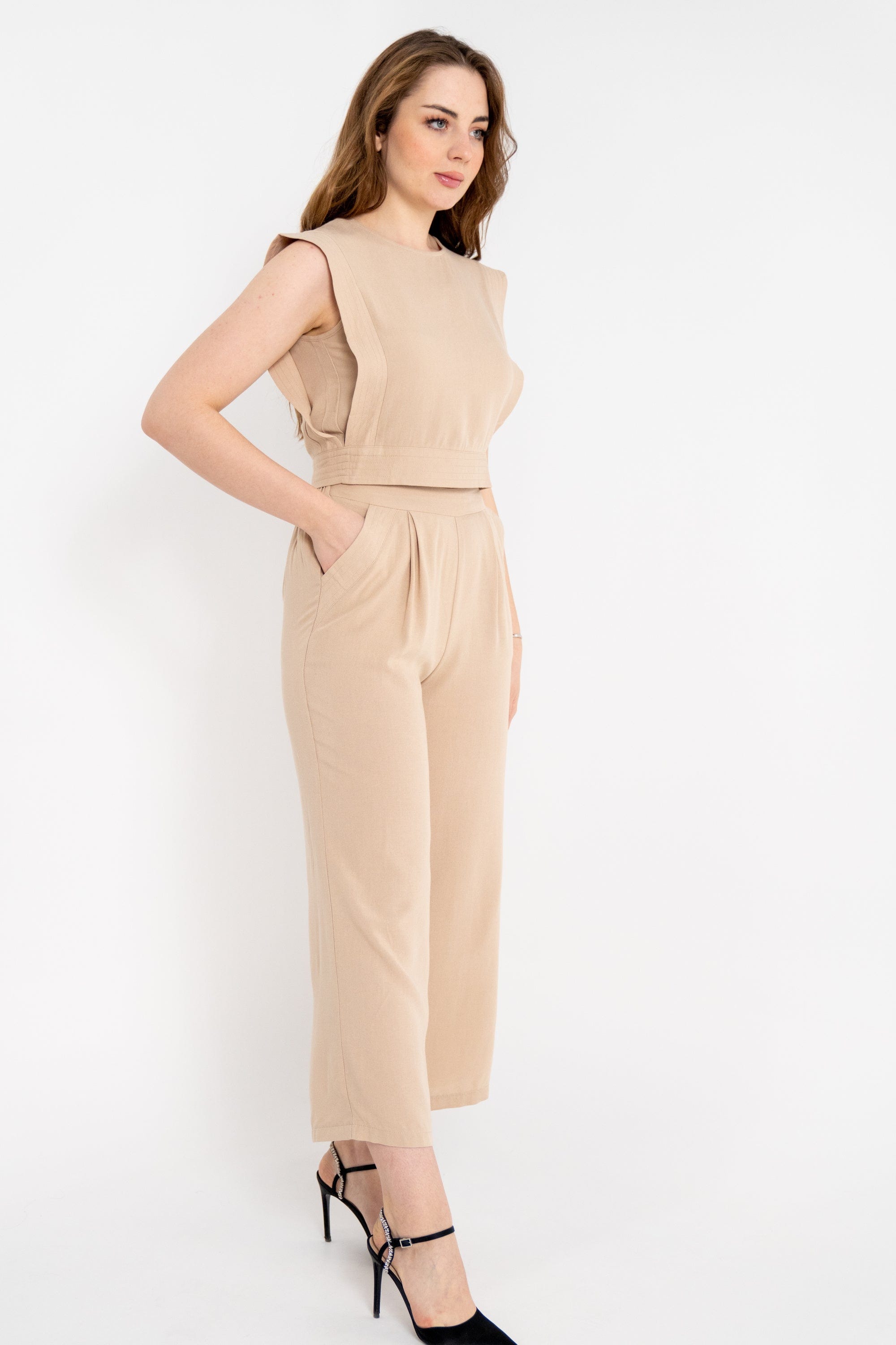 ميكا بنطلون سادة واسع بجيوب جانبية نسائي