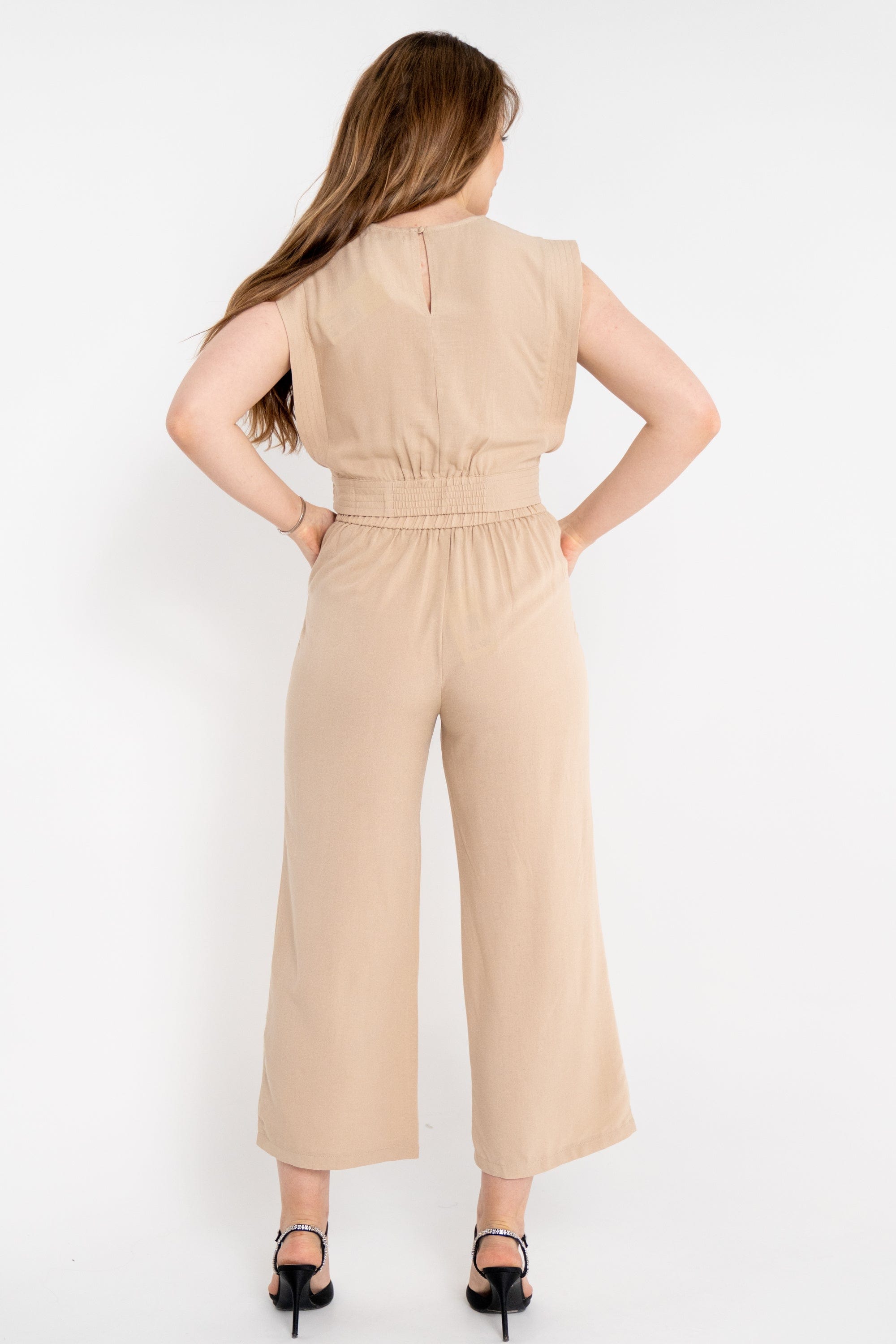 ميكا بنطلون سادة واسع بجيوب جانبية نسائي