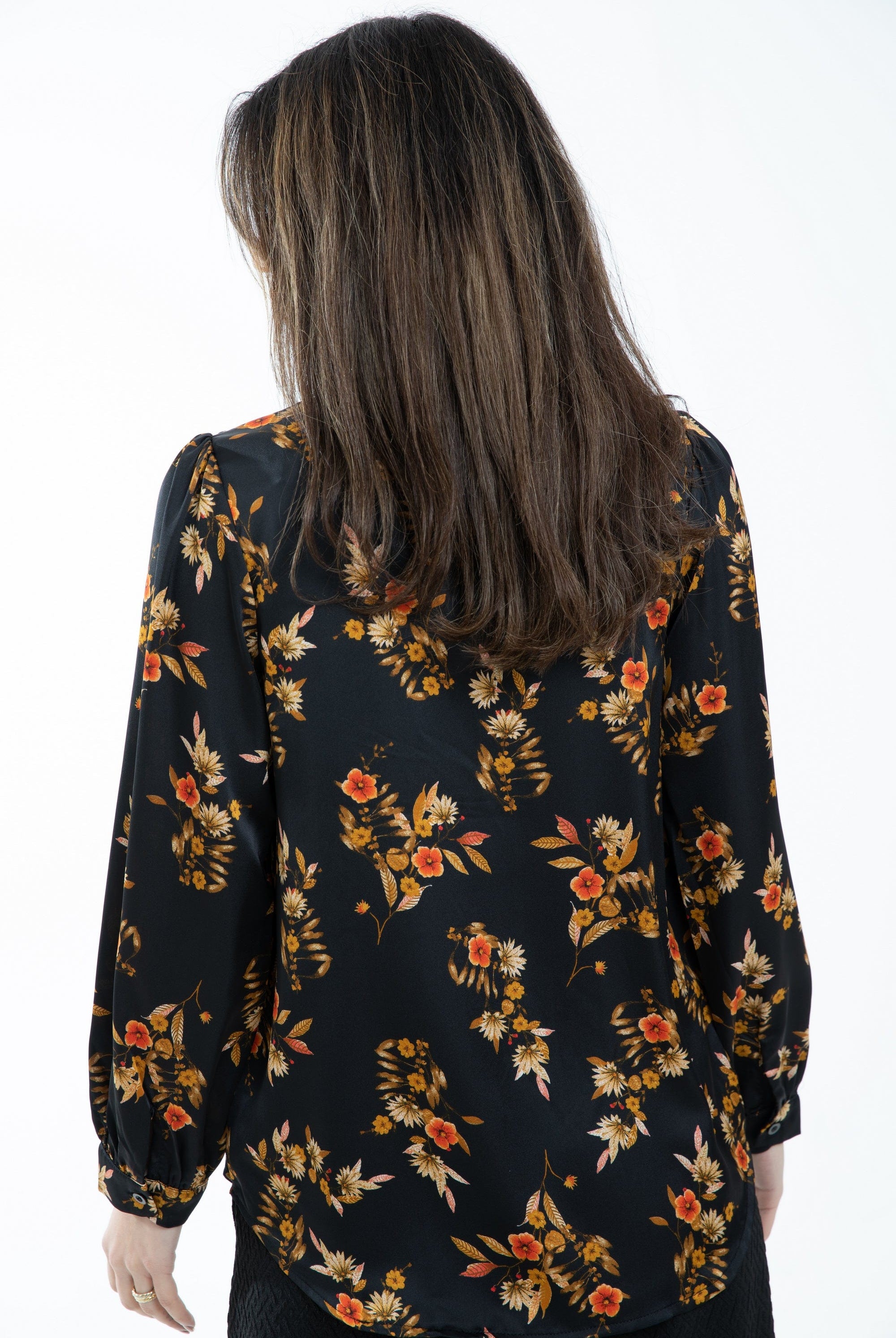 ميكا توب كلاسيك مشجر بأزرار أمامية كم طويل نسائي