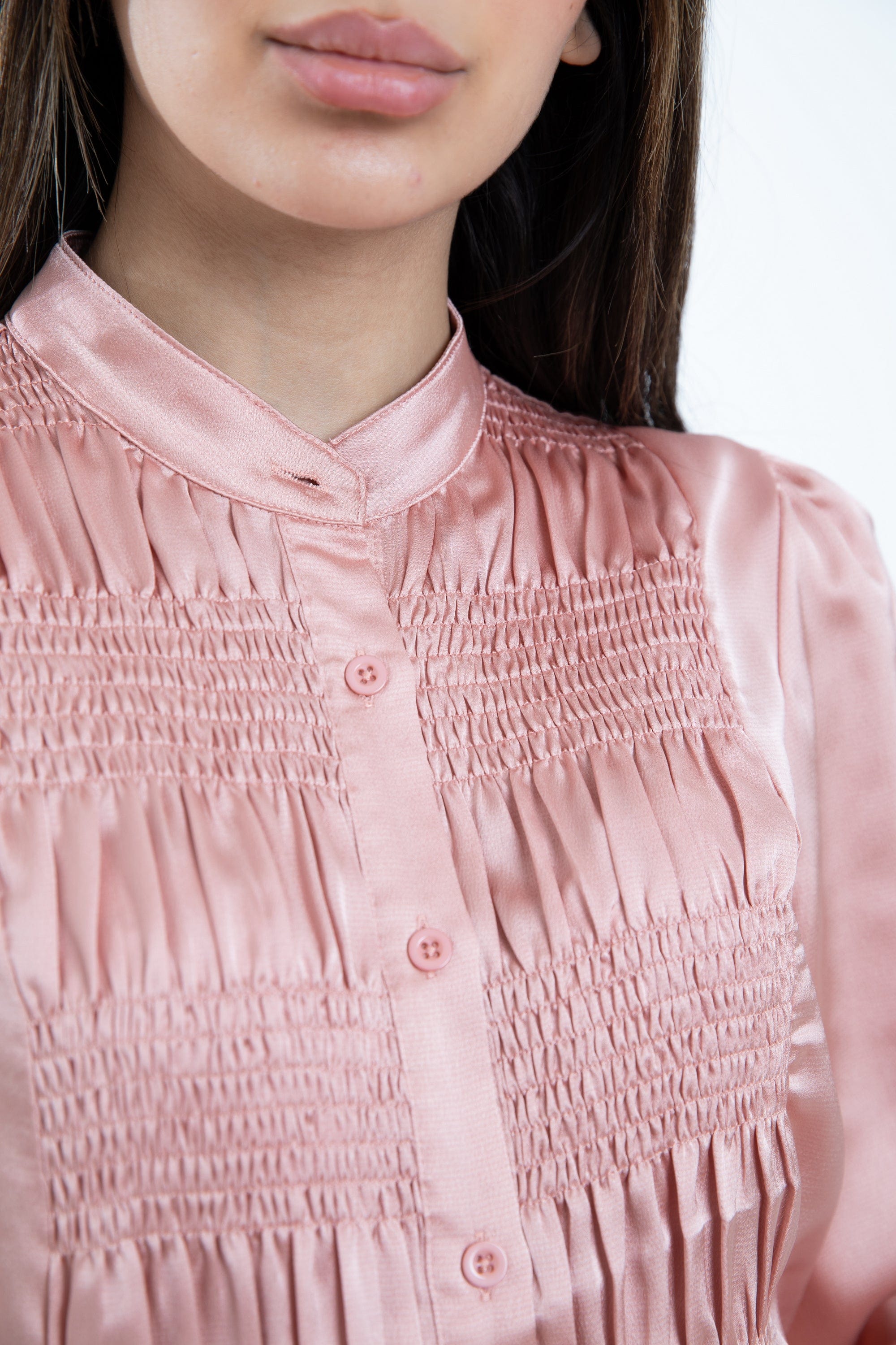 ميكا بلوزة بأزرار أمامية كم طويل بف نسائي