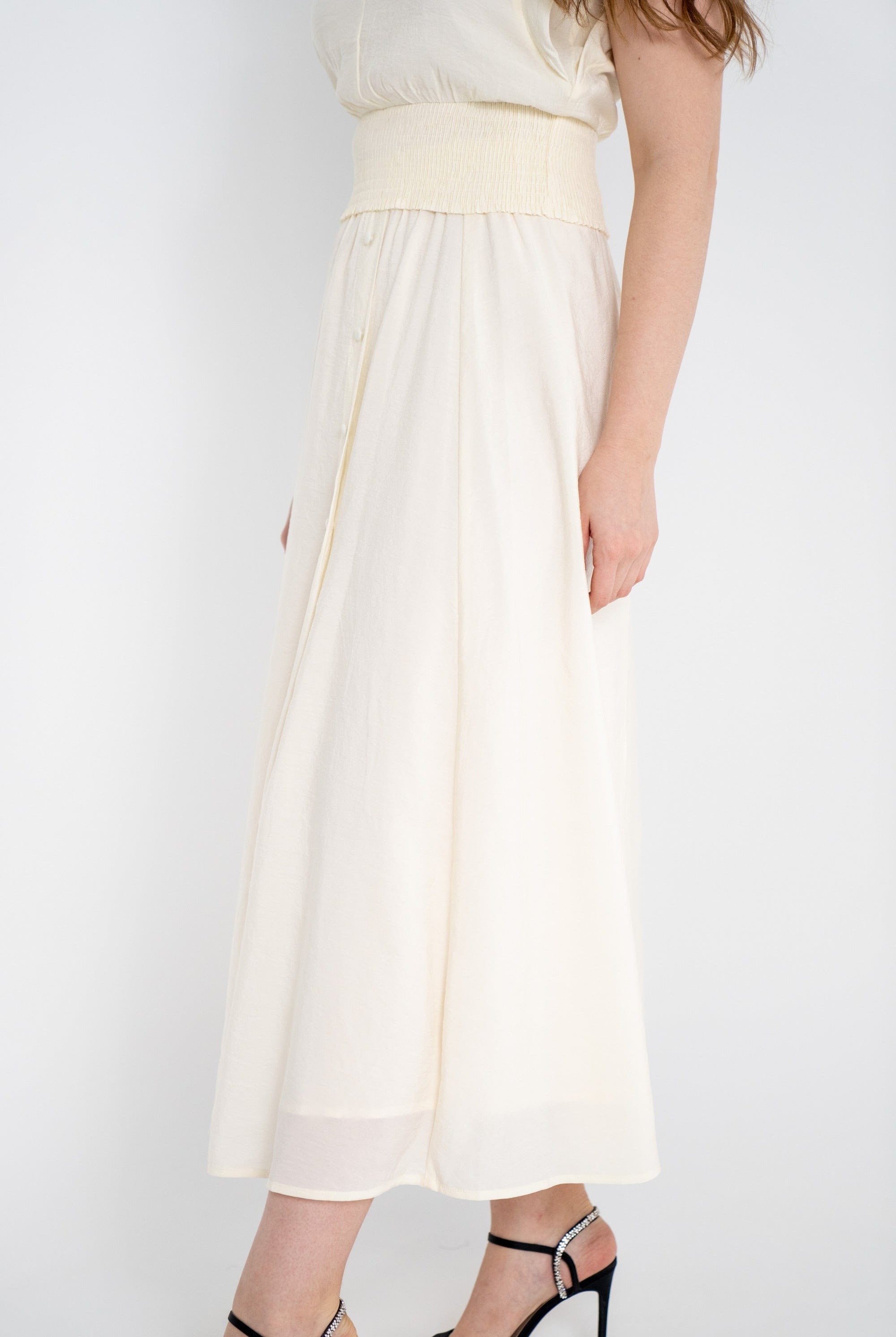 ميكا تنورة طويلة واسعة بأزرار أمامية نسائي