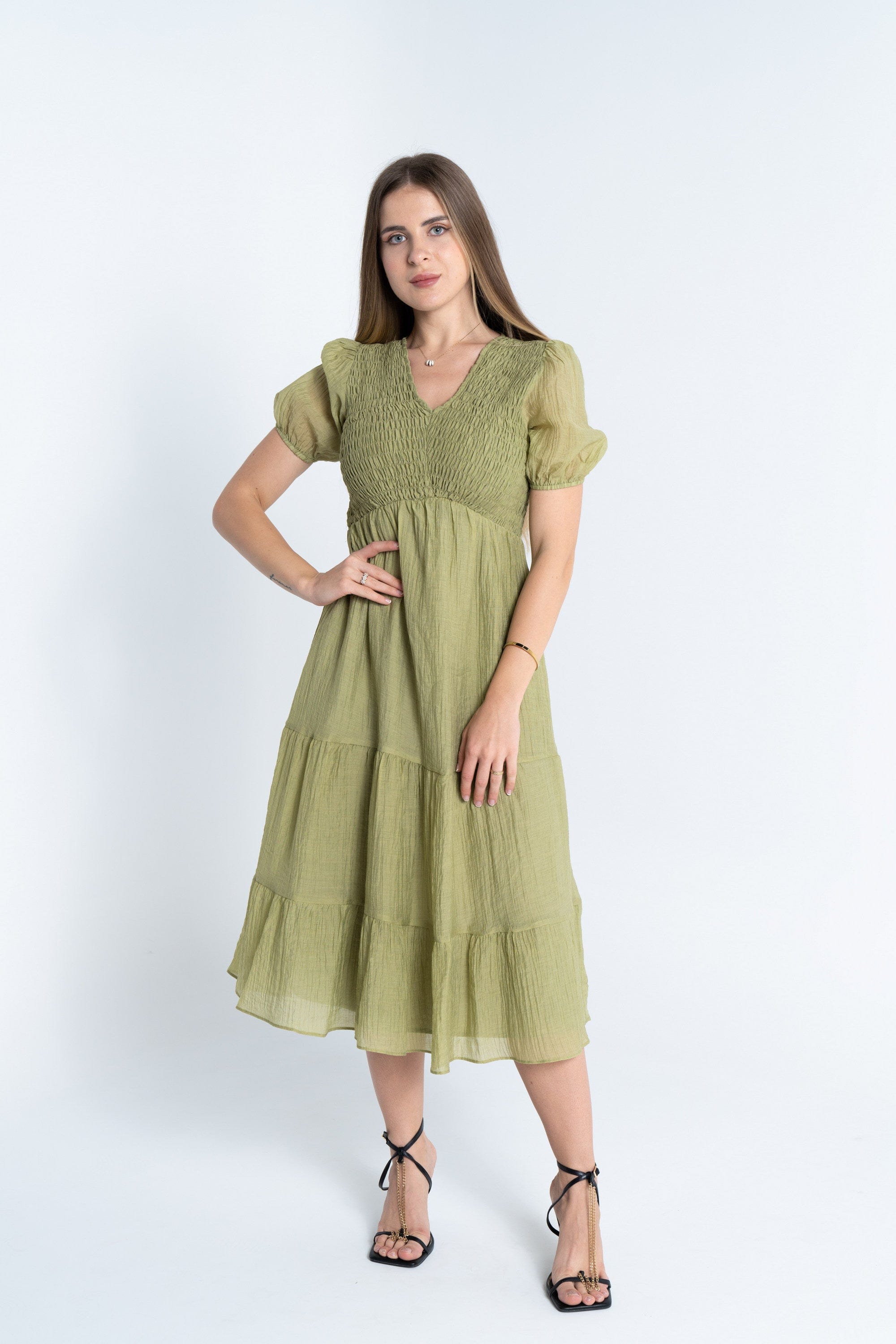 ميكا فستان ميدي واسع من أسفل كم قصير بف وبفتحة سبعة نسائي