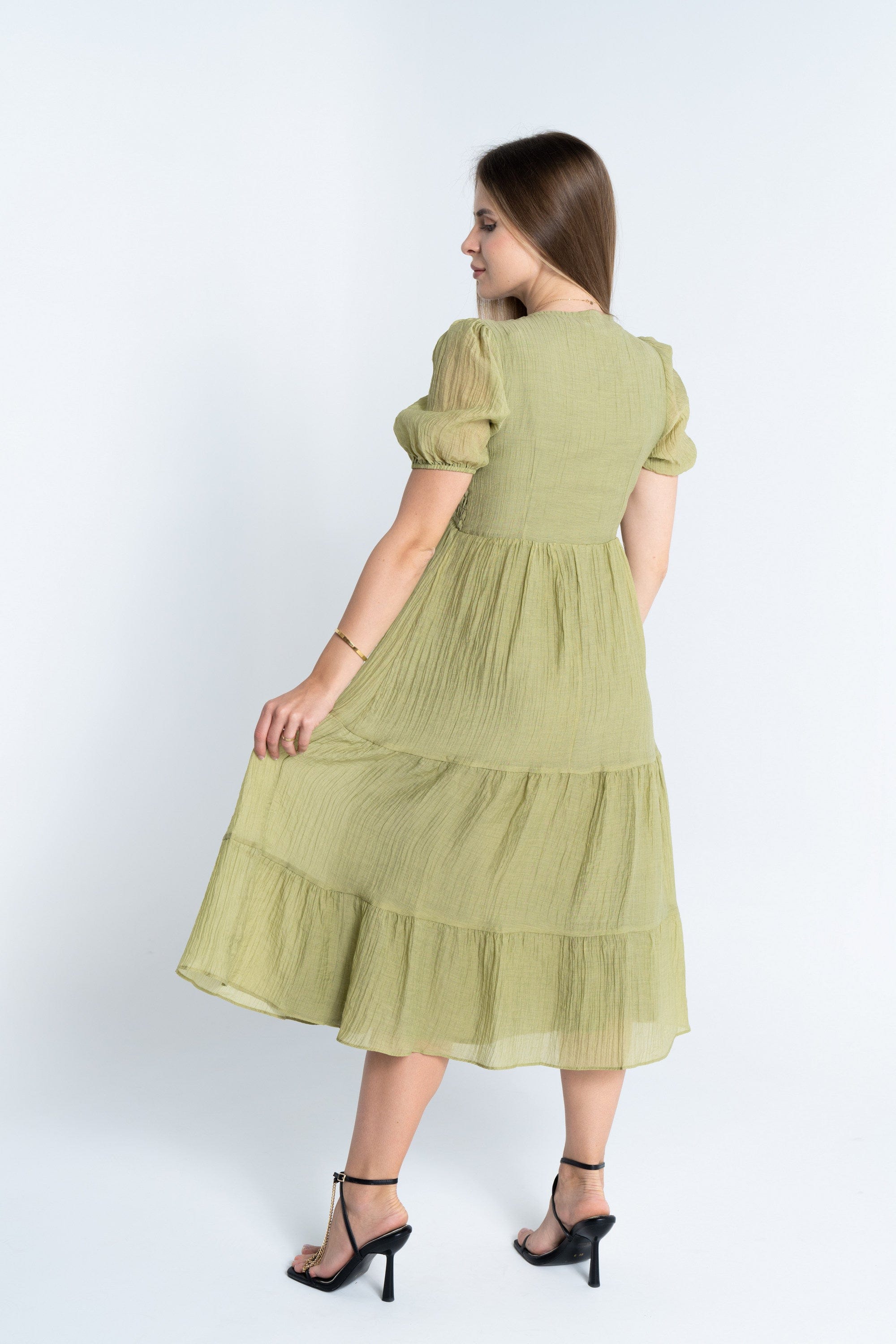 ميكا فستان ميدي واسع من أسفل كم قصير بف وبفتحة سبعة نسائي